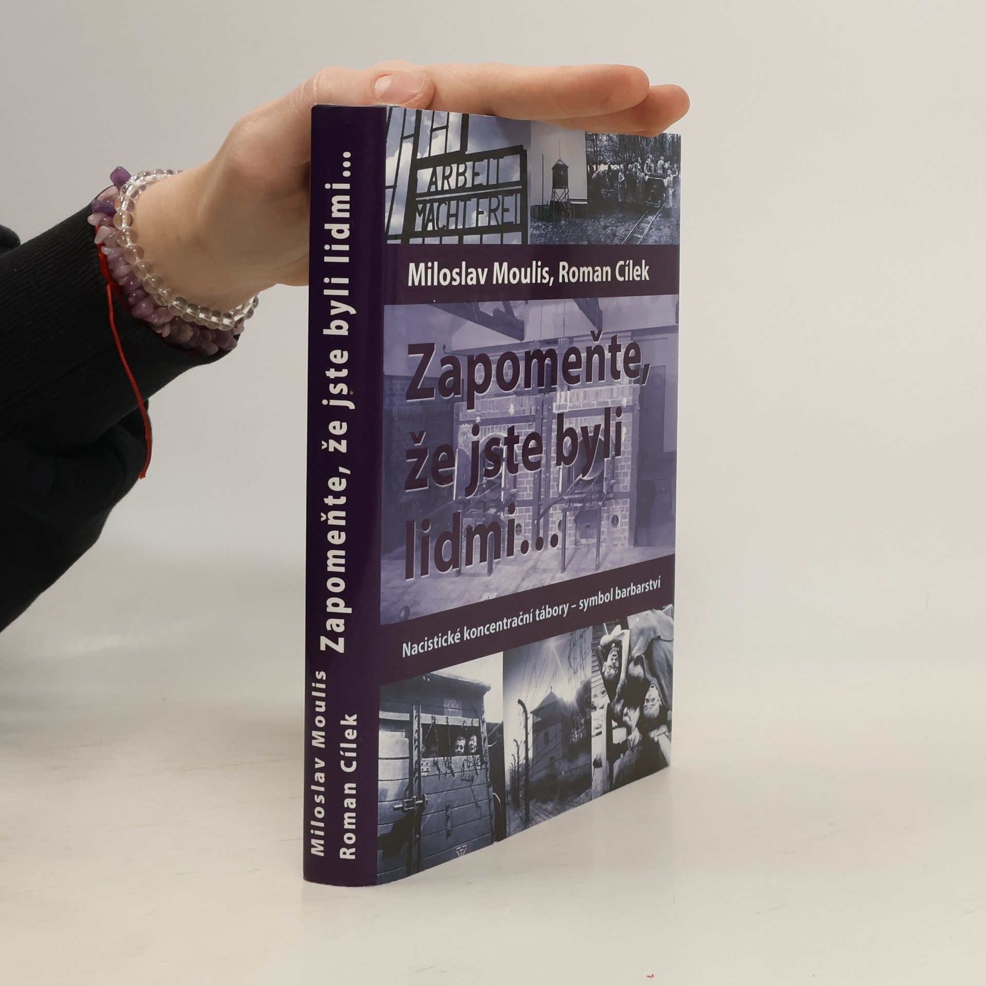 Roman Cílek Zapomeňte, že jste byli lidmi