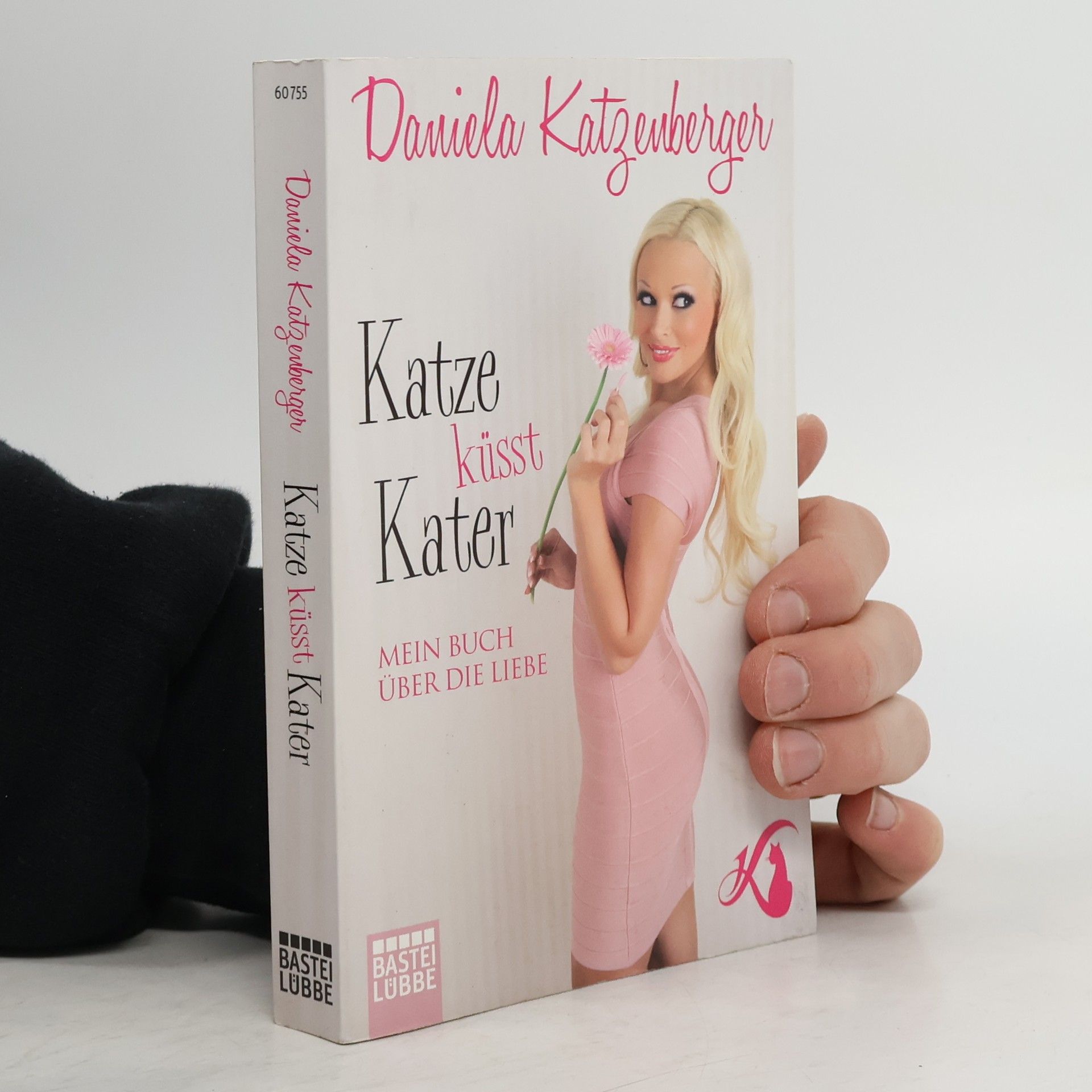 Daniela Katzenberger Katze küsst Kater