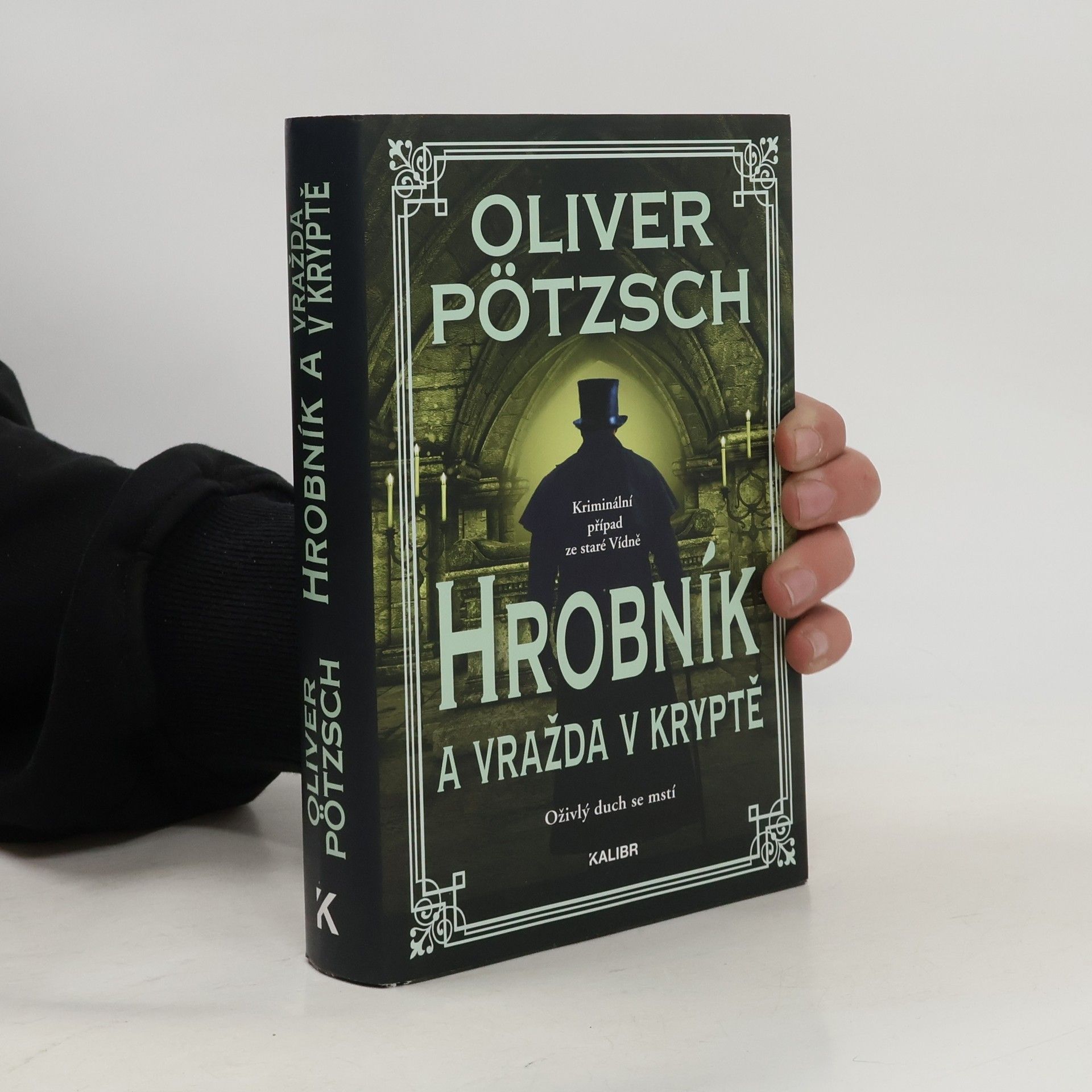 Hrobník a vražda v kryptě