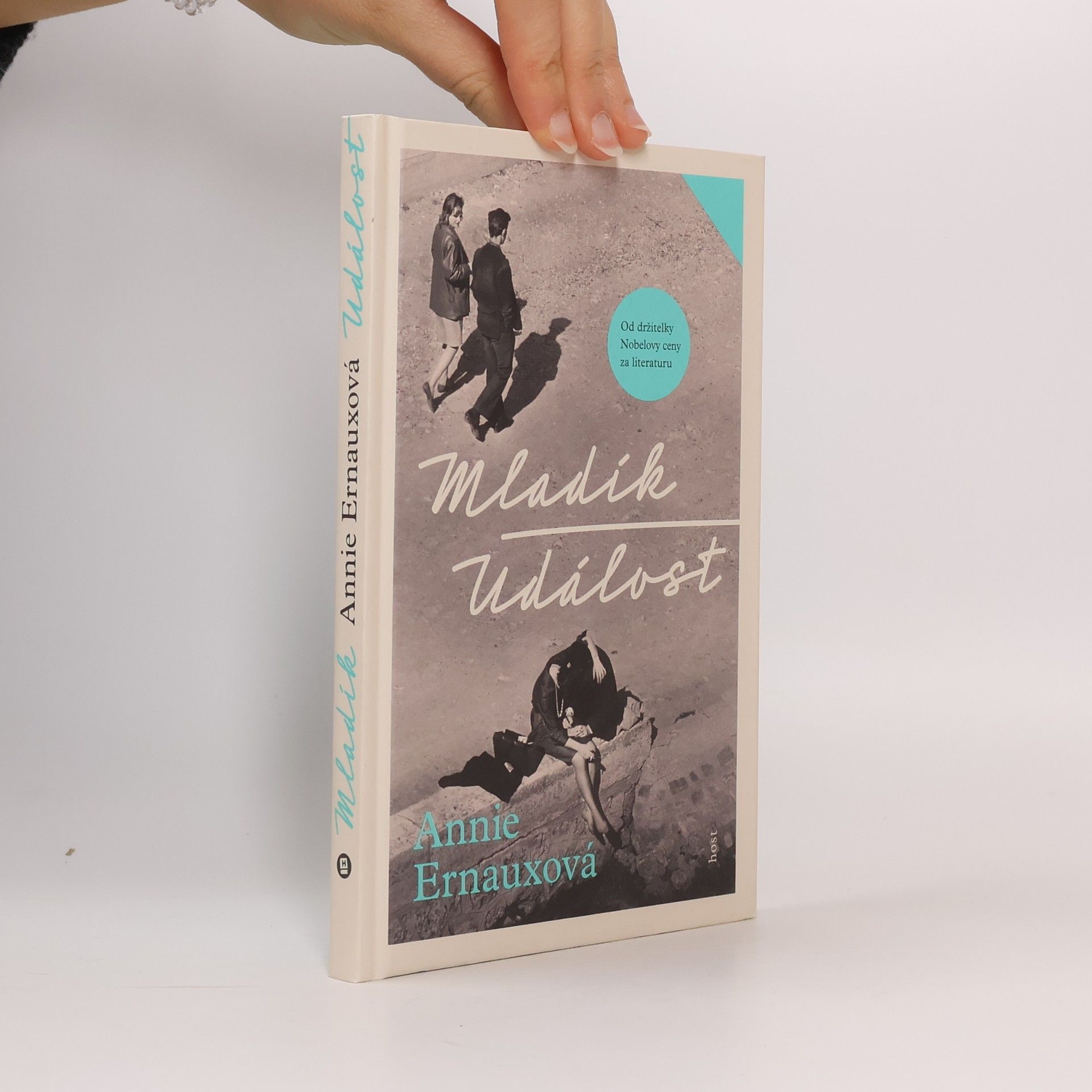 Annie Ernaux Mladík ; Událost