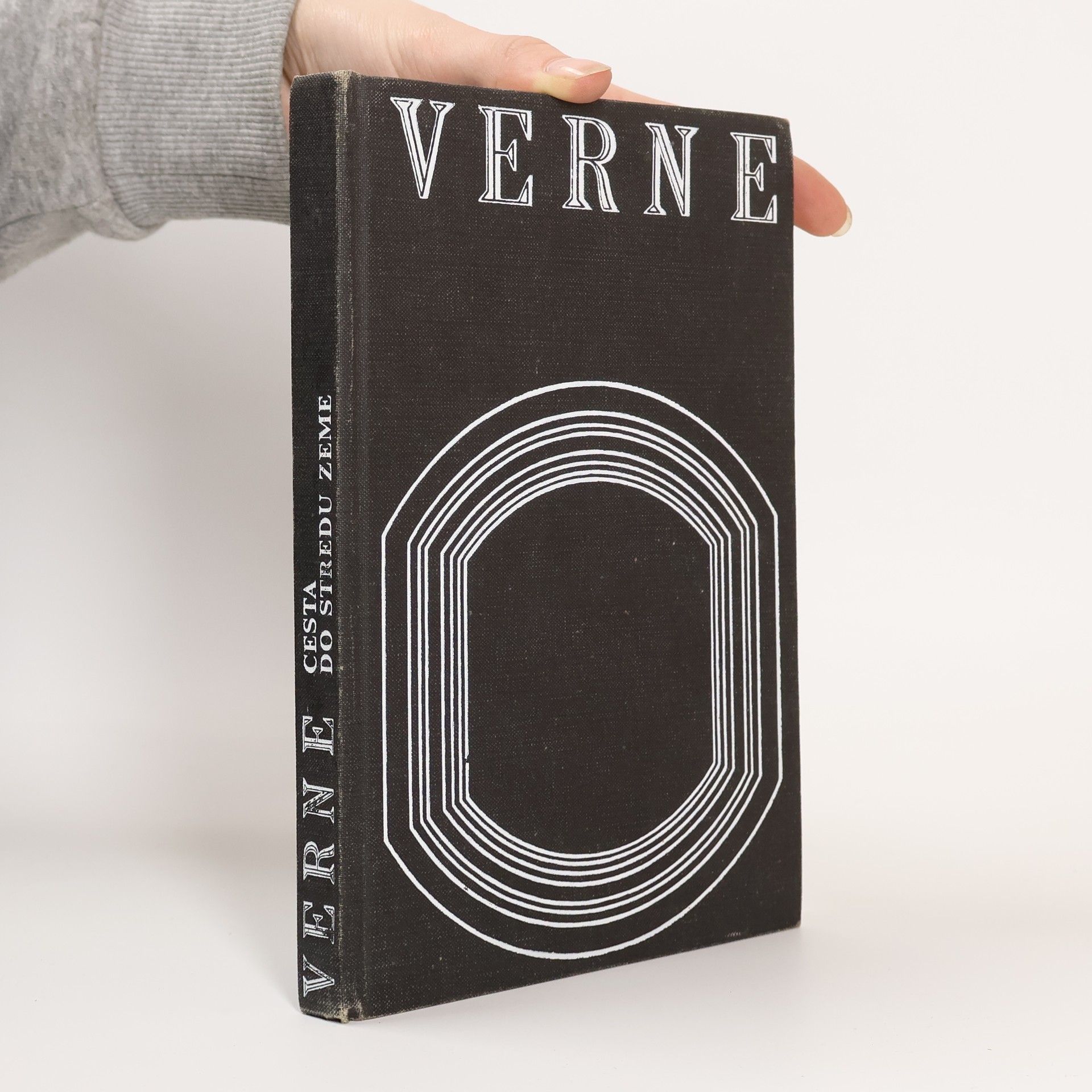 Jules Verne Cesta do stredu Zeme