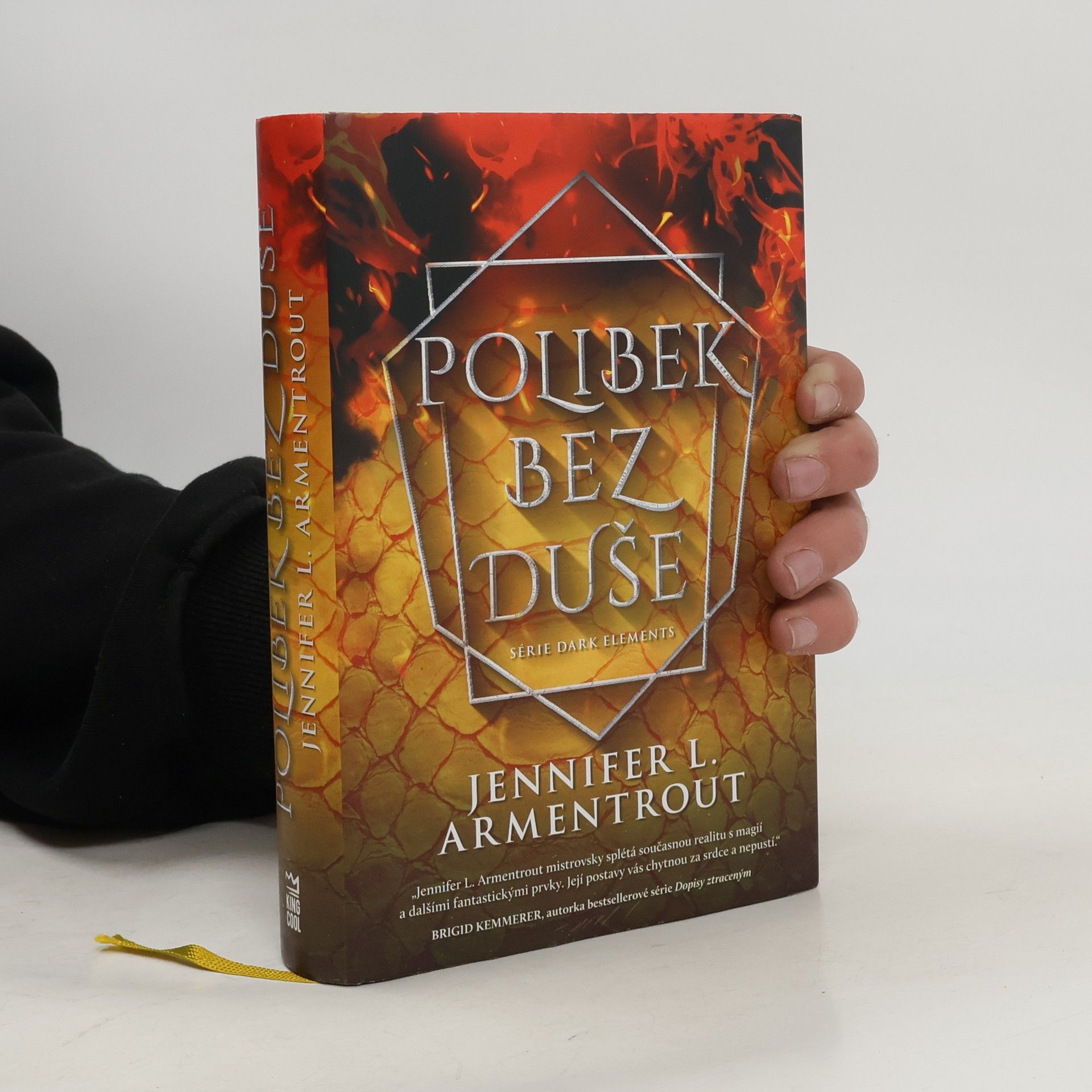 Jennifer L. Armentrout Polibek bez duše