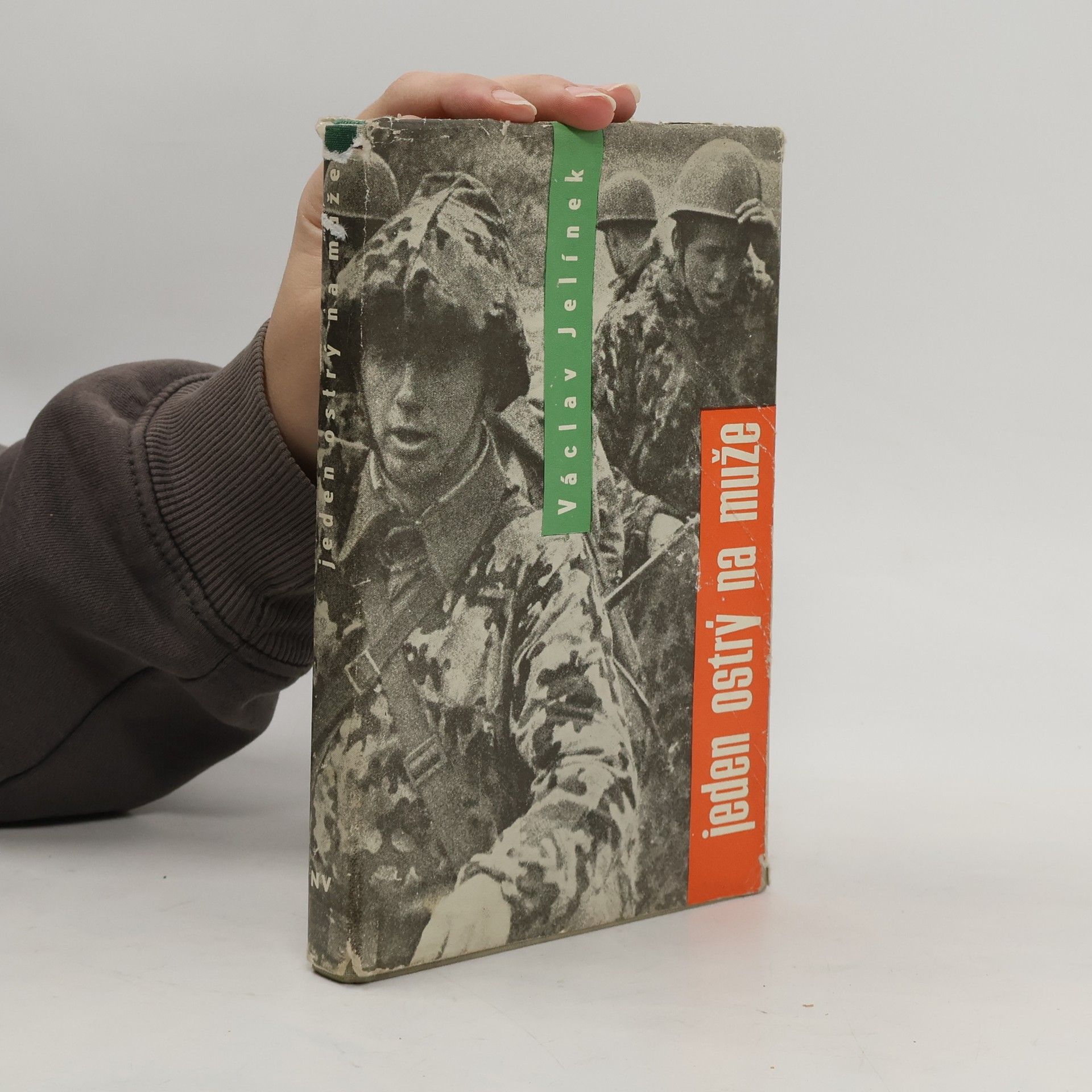 Jeden ostrý na muže