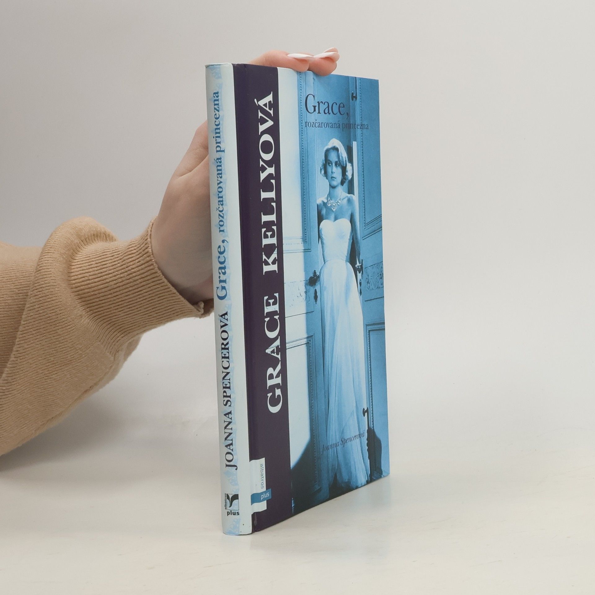 Grace, rozčarovaná princezna