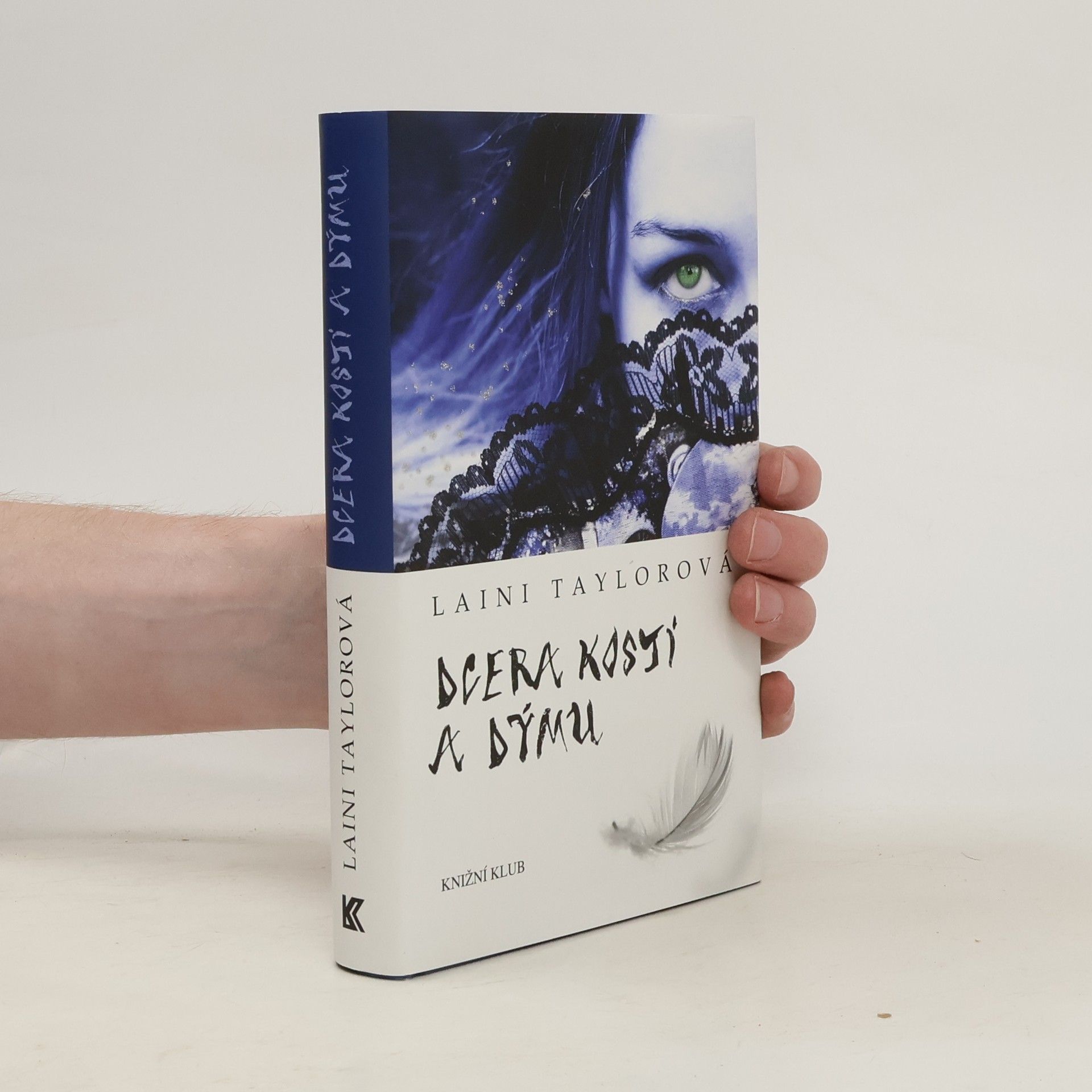 Laini Taylor Dcera kostí a dýmu