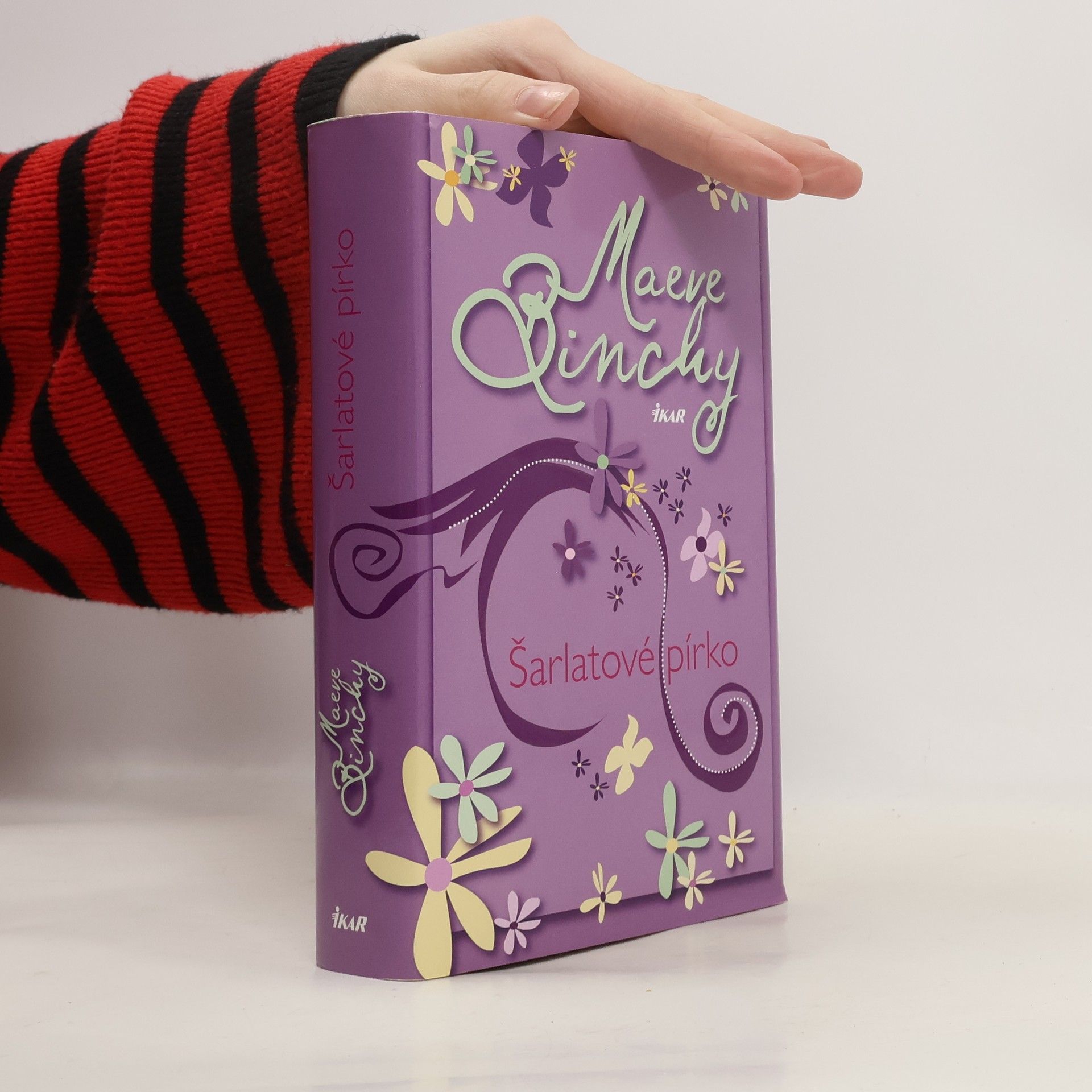 Maeve Binchy Šarlatové pírko