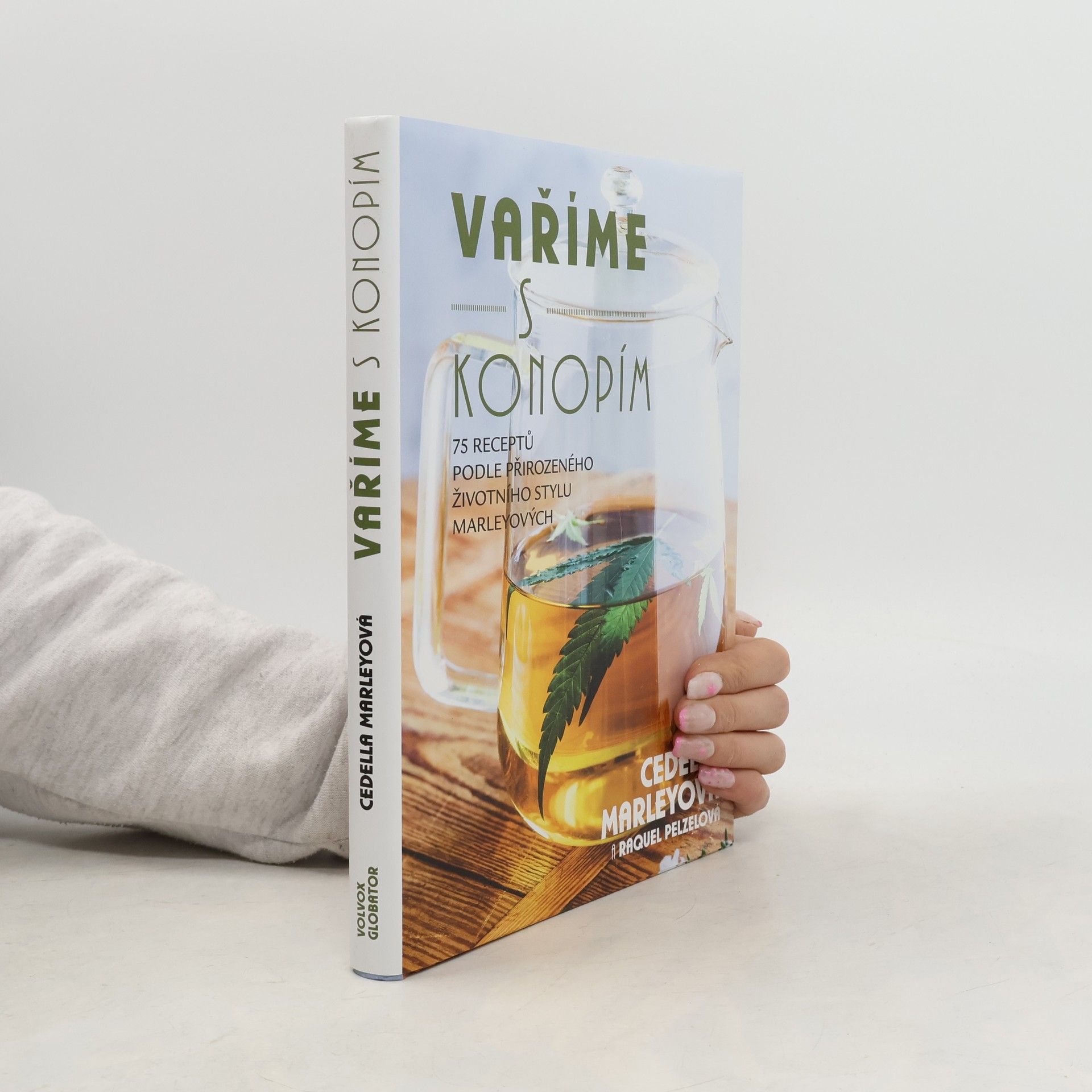 Raquel Pelzel Vaříme s konopím