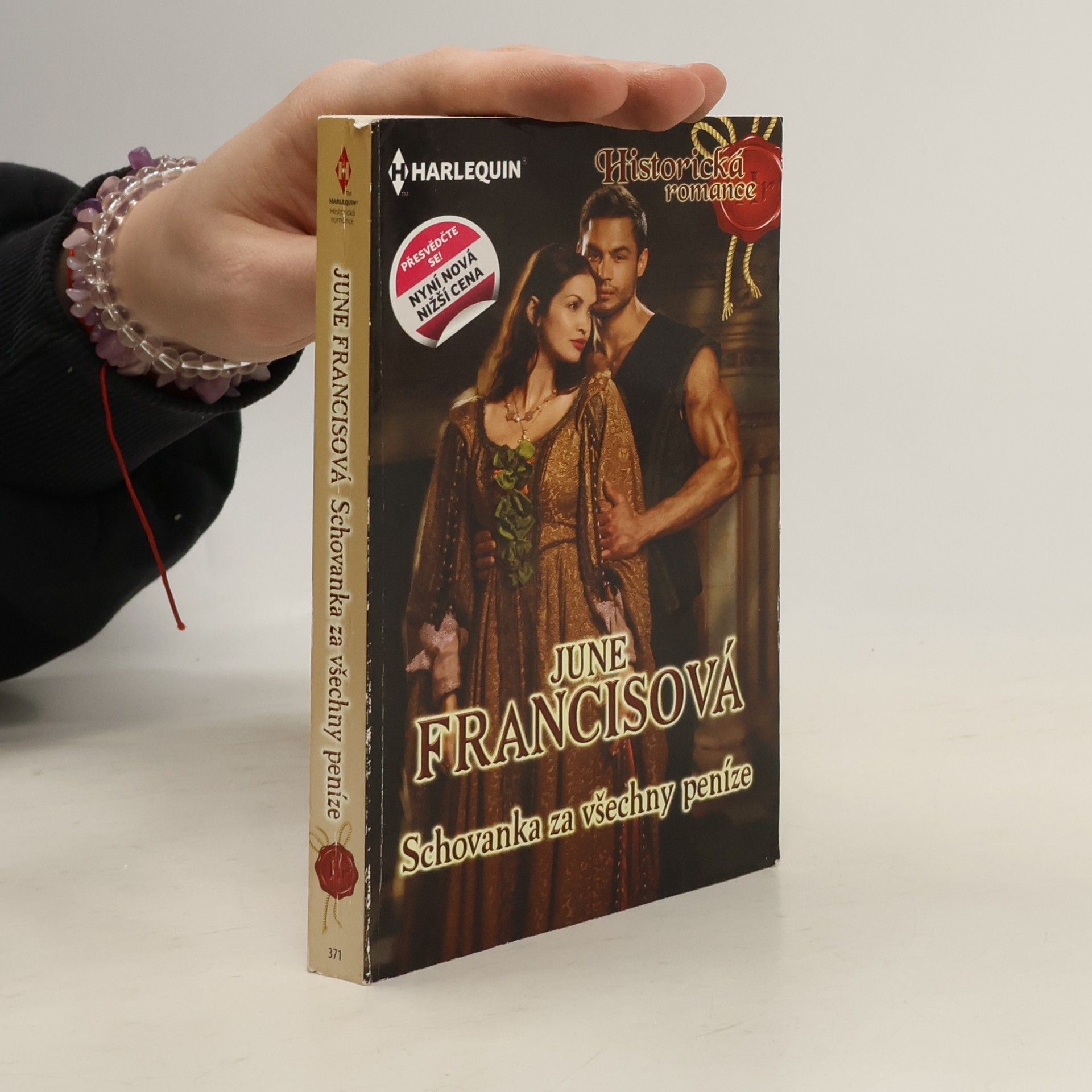 June Francis Schovanka za všechny peníze