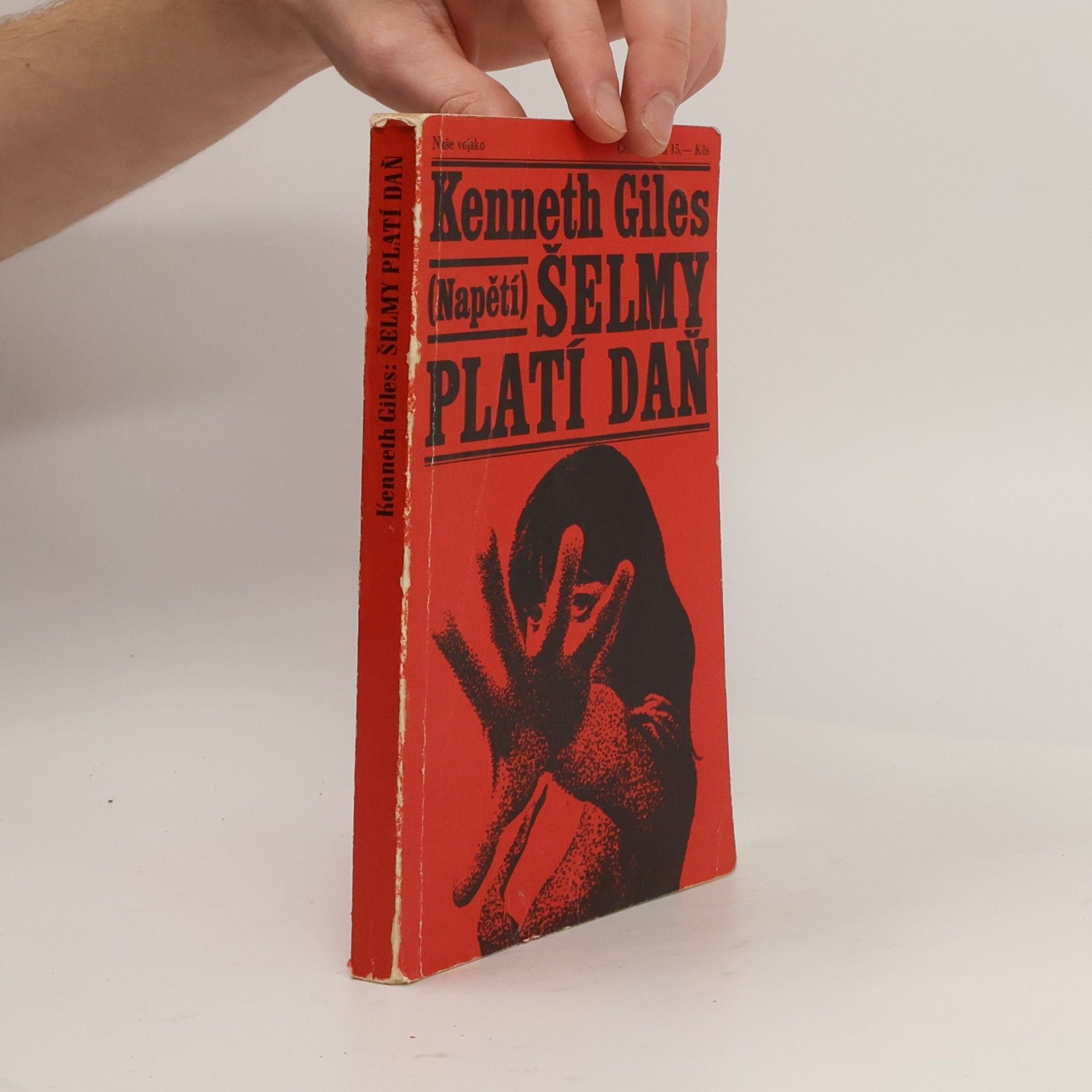 Kenneth Giles Šelmy platí daň