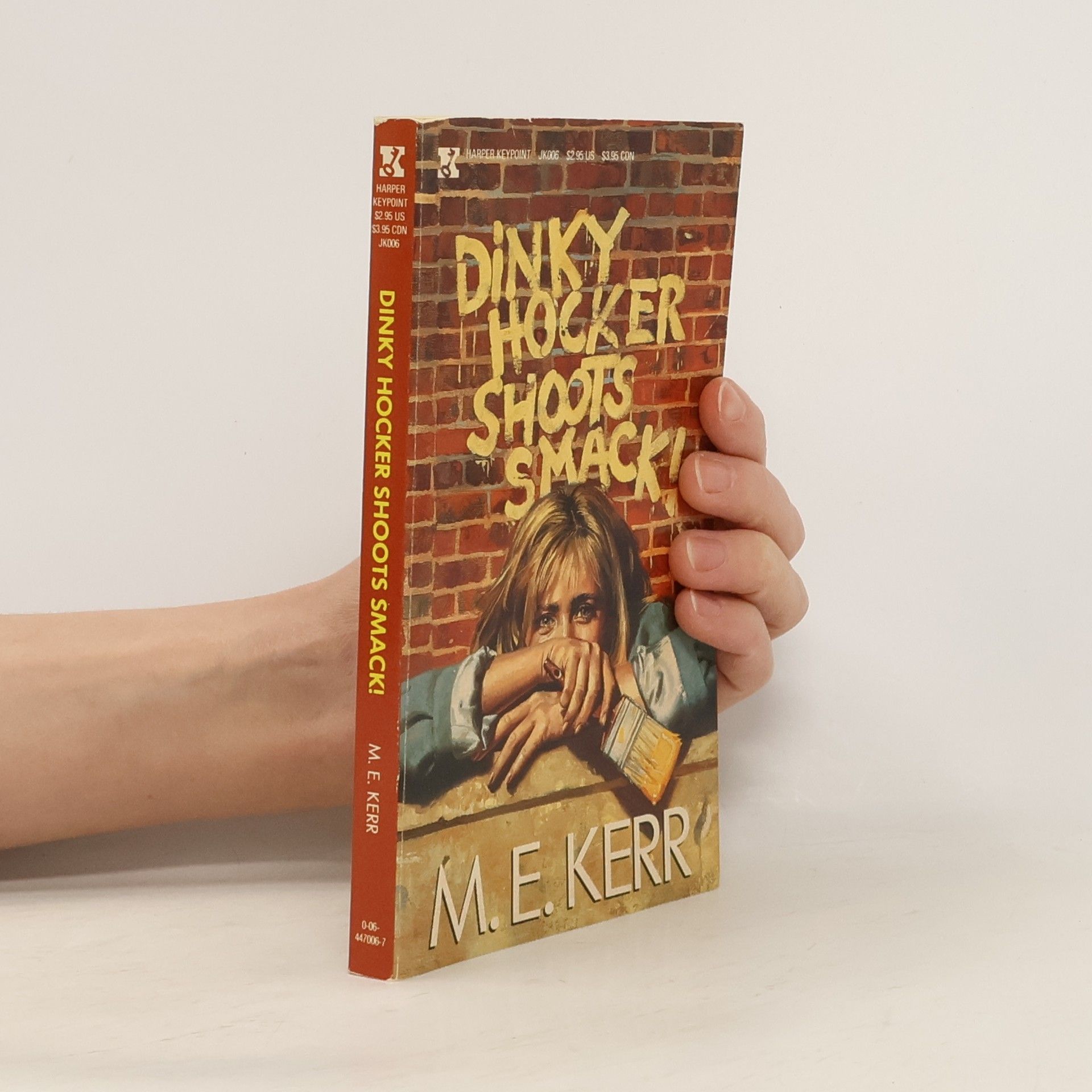 M. E. Kerr Dinky Hocker Shoots Smack!