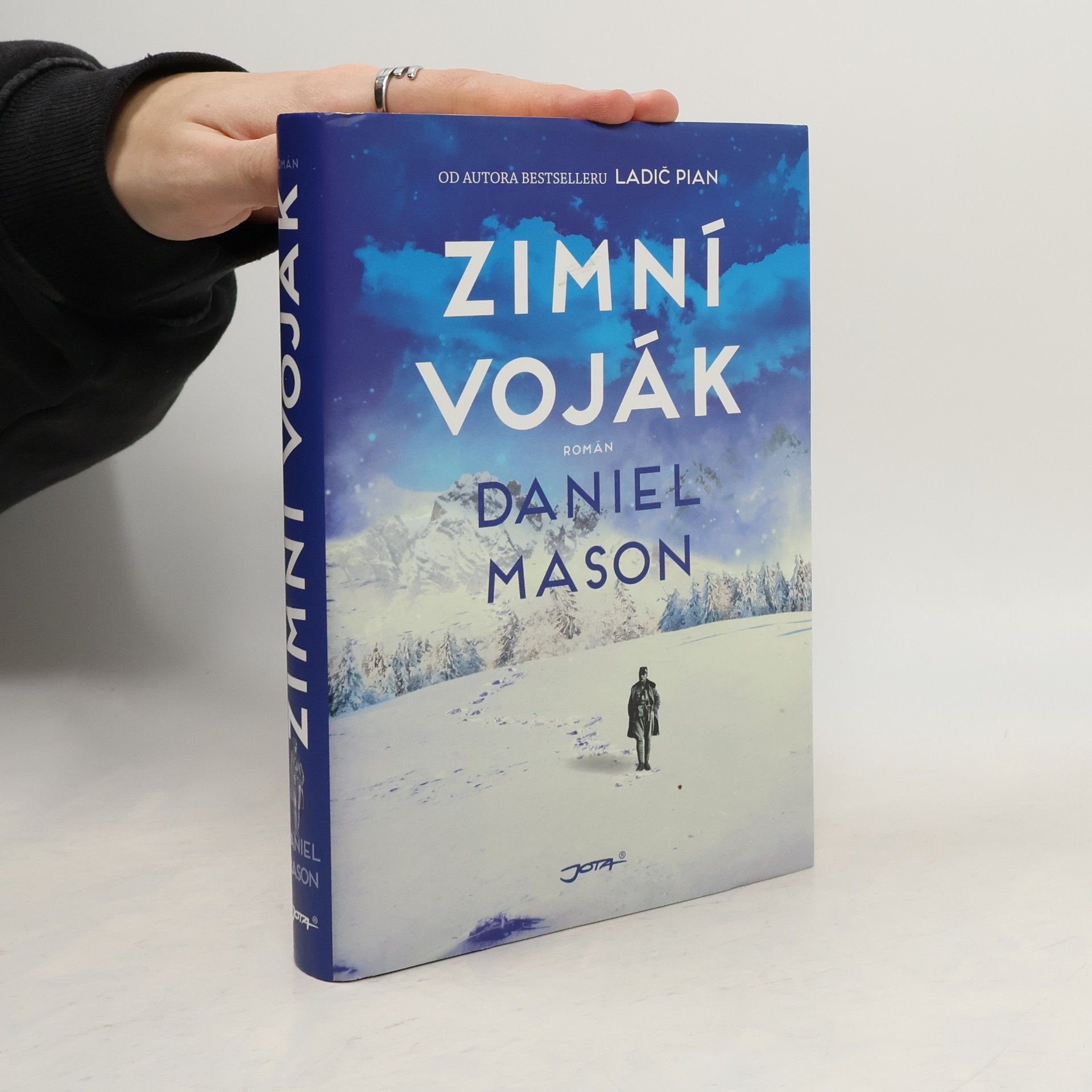 Daniel Mason Zimní voják