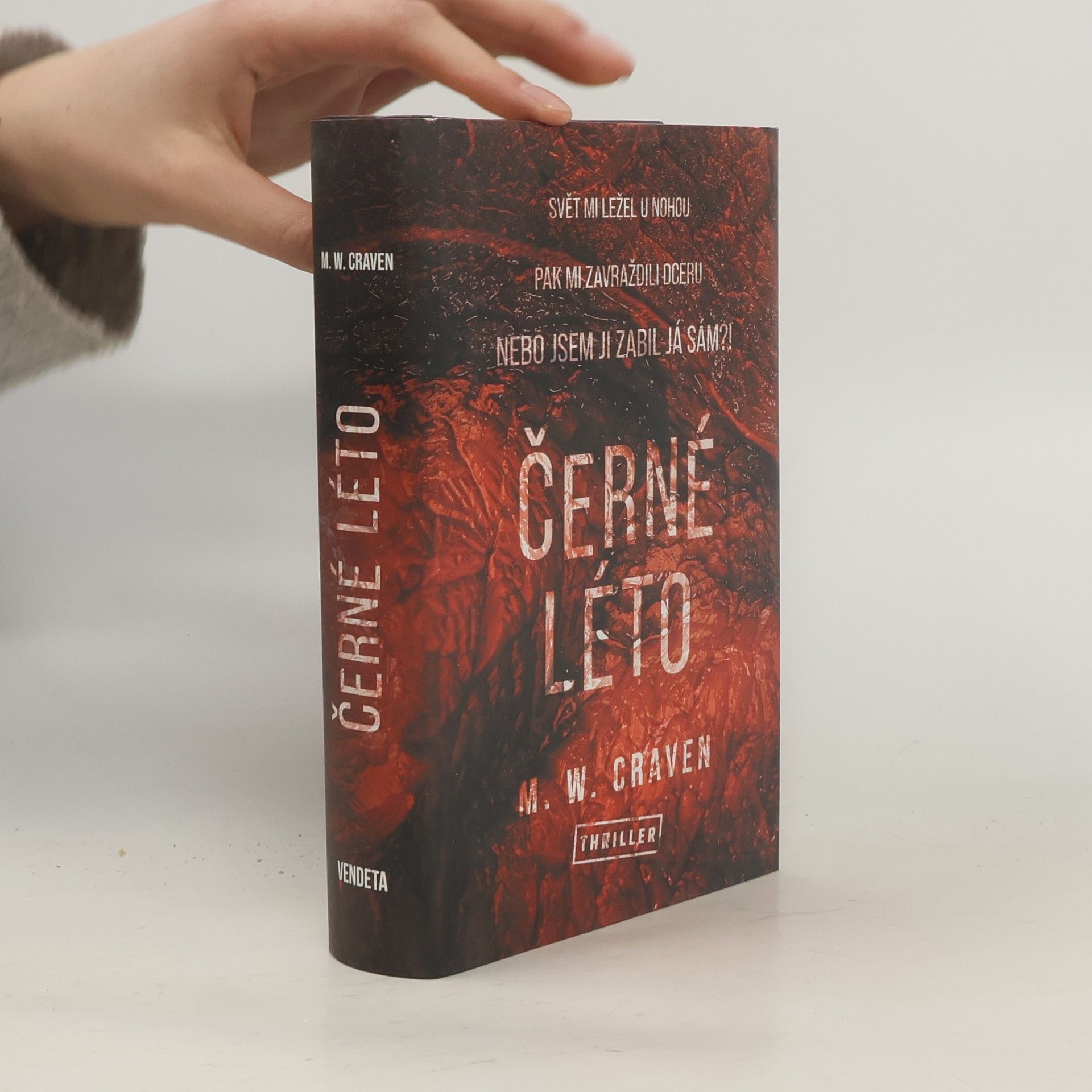 M.W. Craven Černé léto