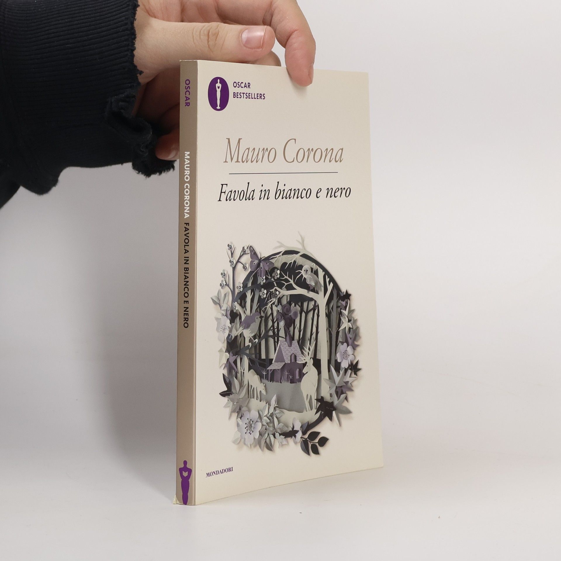 Mauro Corona Oscar Bestsellers: Favola in bianco e nero