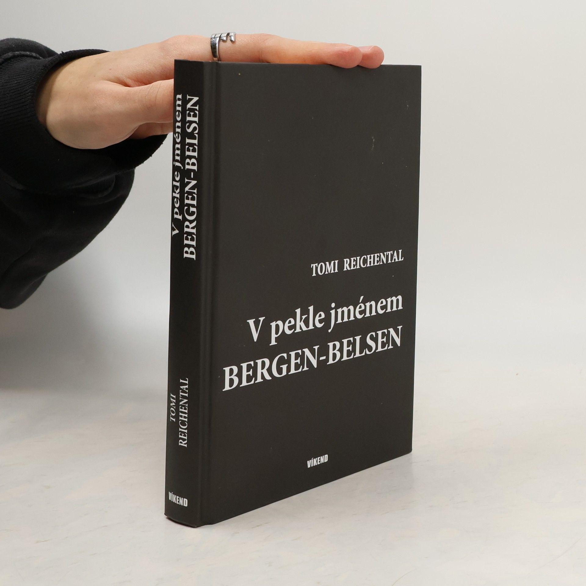 Tomi Reichental V pekle jménem Bergen-Belsen