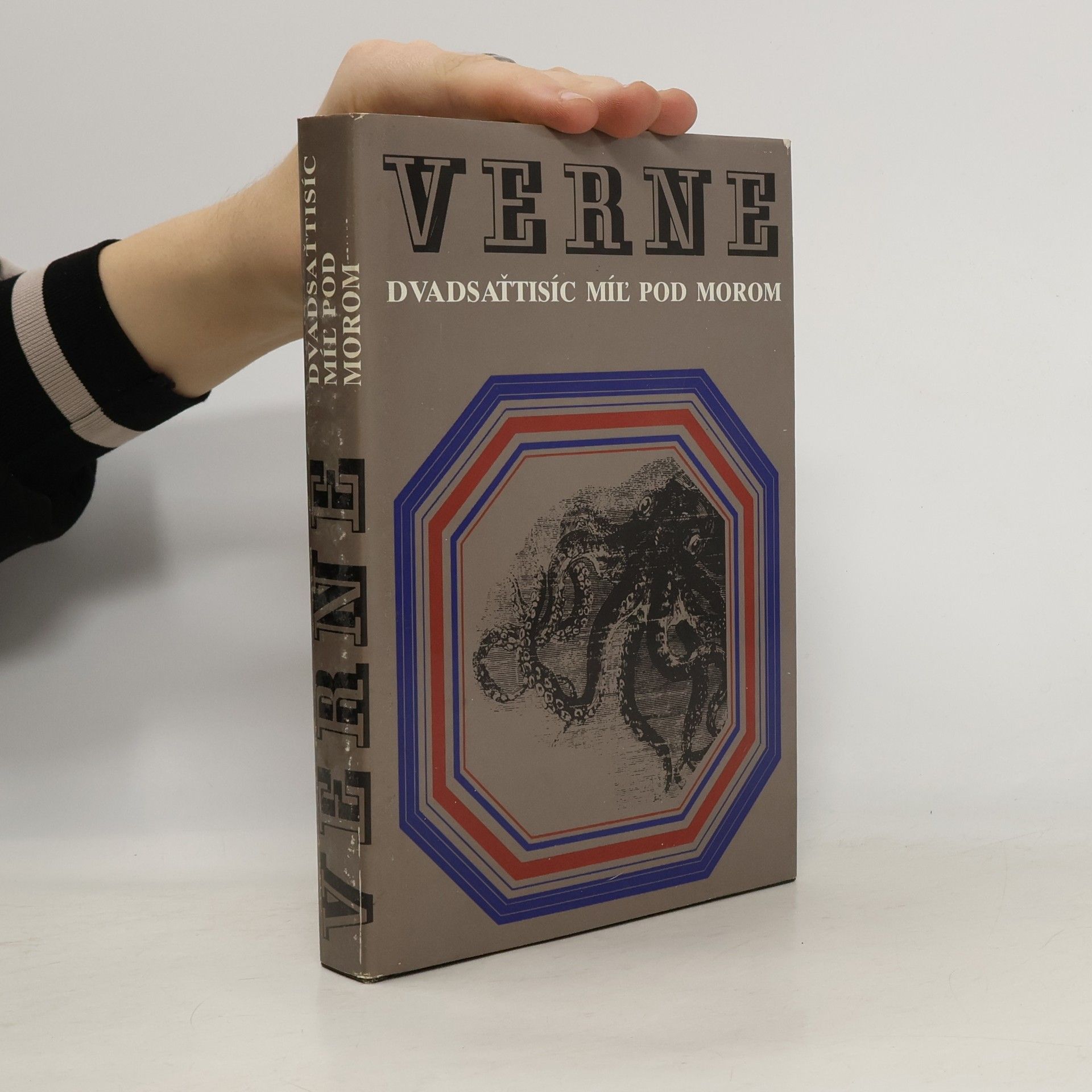 Jules Verne Dvadsaťtisíc míľ pod morom