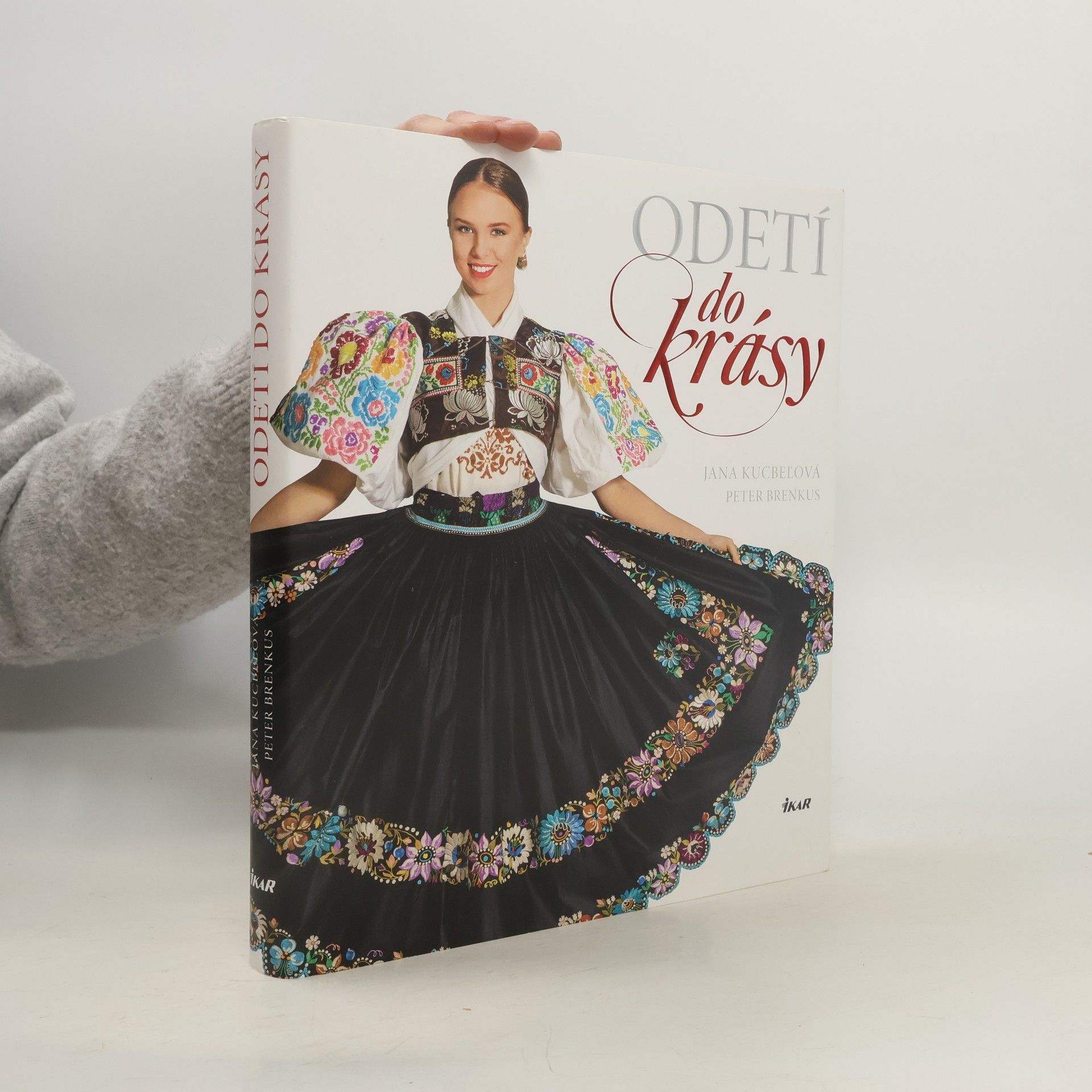 Jana Kucbeľová Odetí do krásy