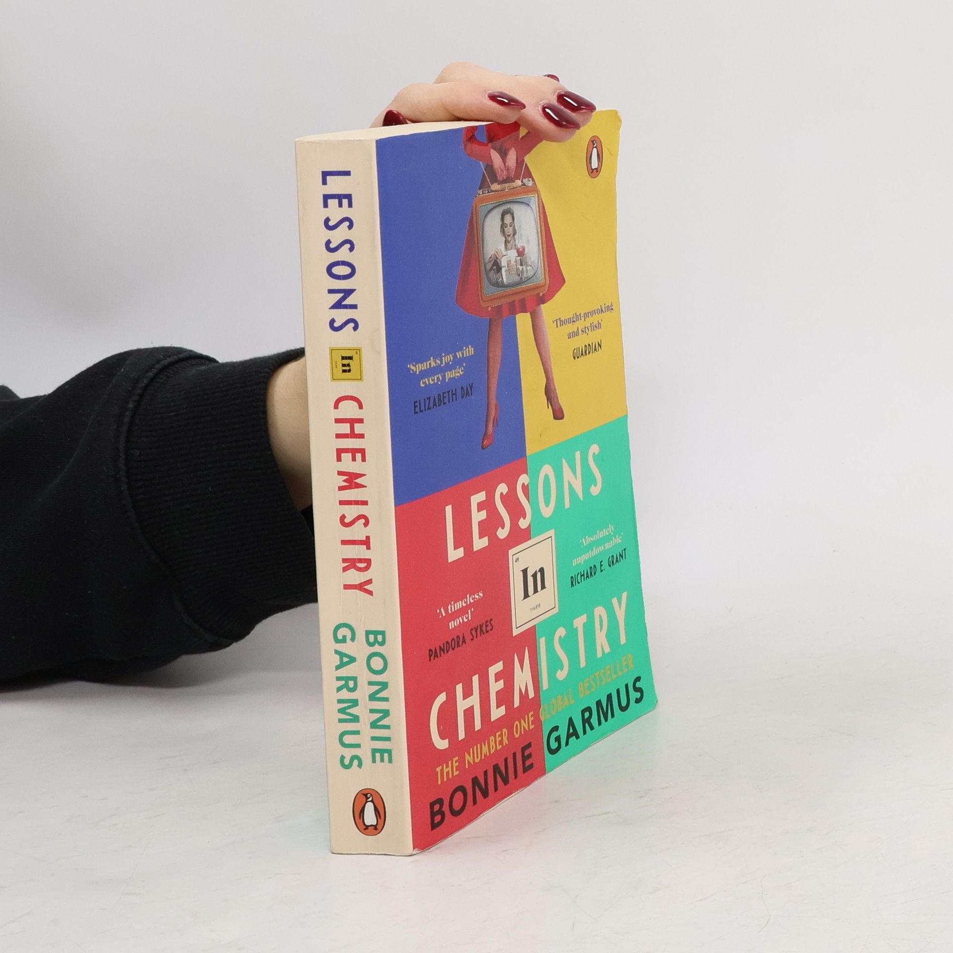Bonnie Garmus Lessons In Chemistry
