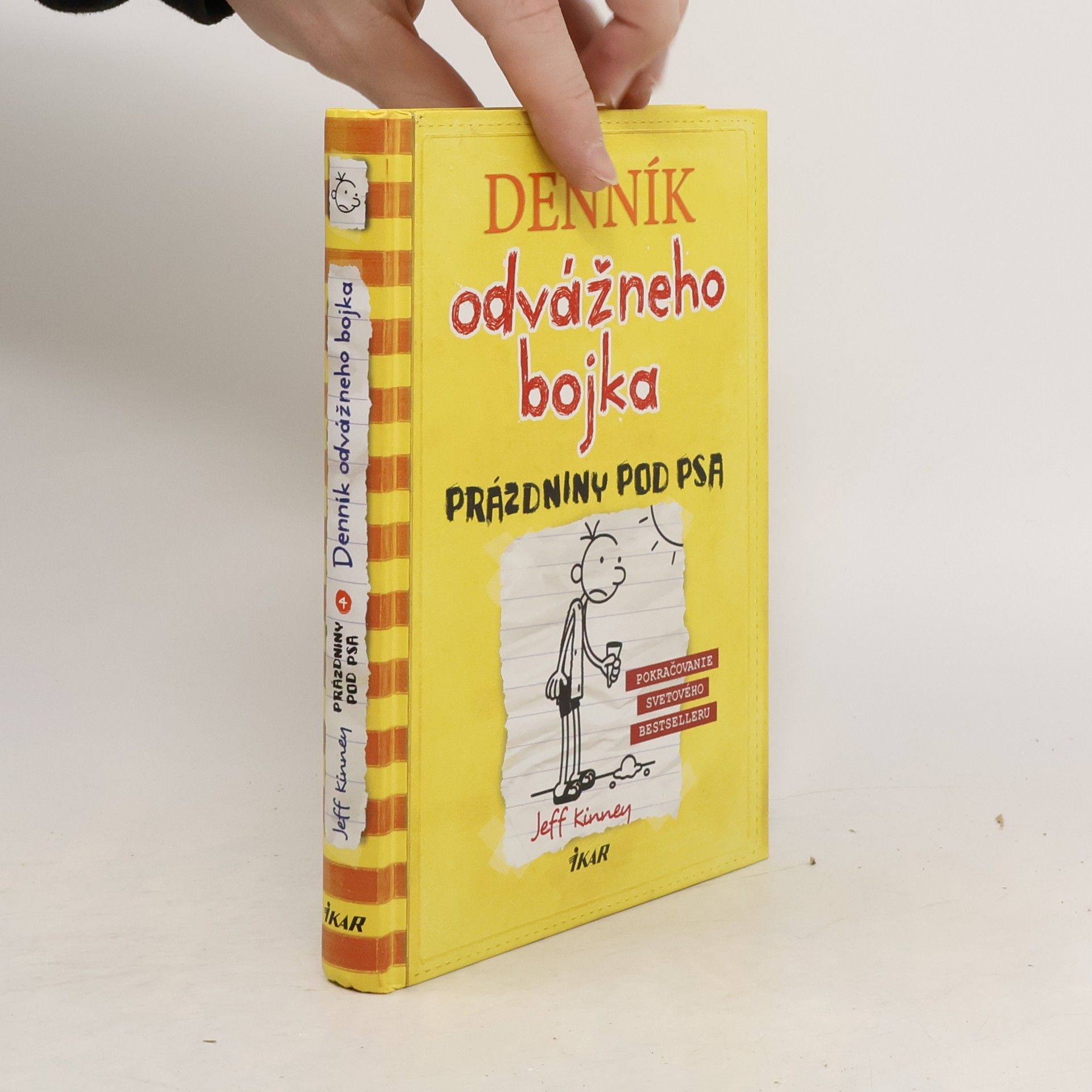 Jeff Kinney Denník odvážneho bojka 4: Prázdniny pod psa