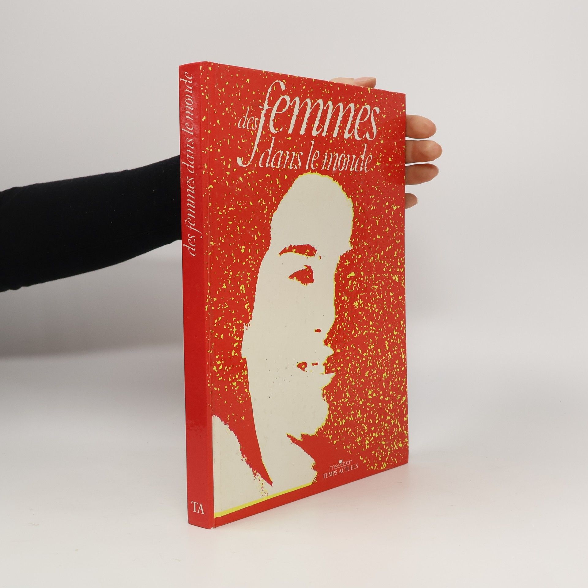 Yvette Donas Des femmes dans le monde