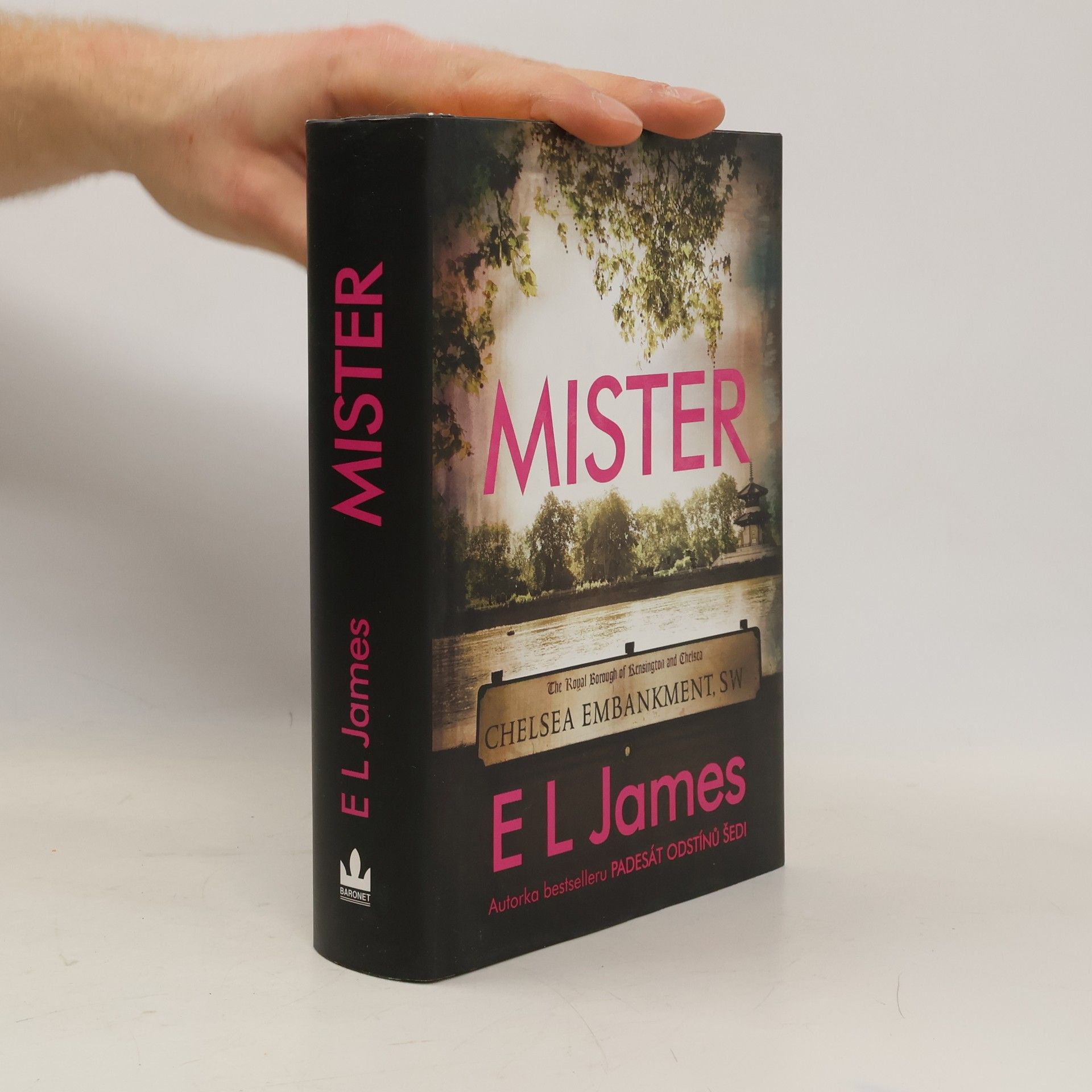 E L James Mister