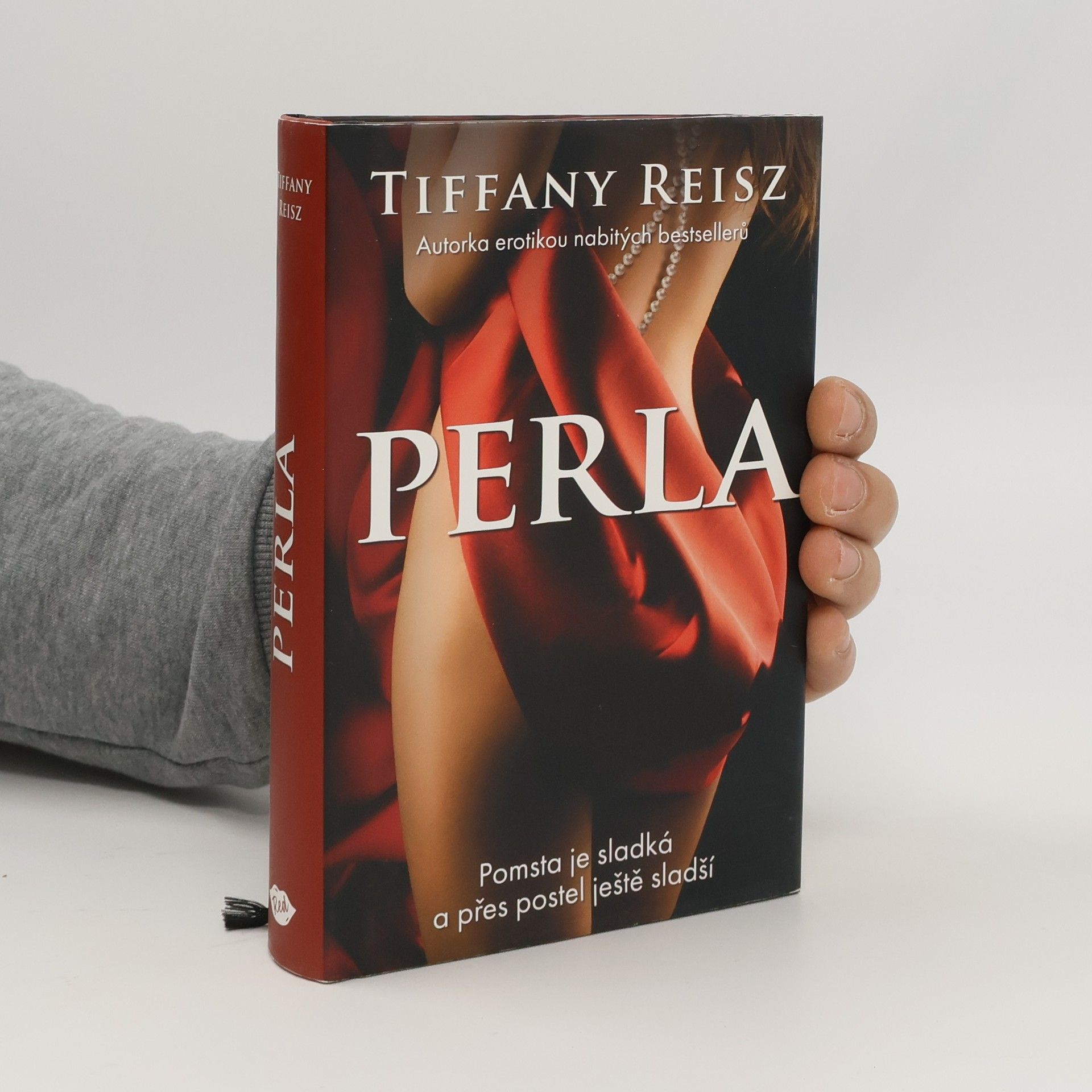 Tiffany Reisz Perla