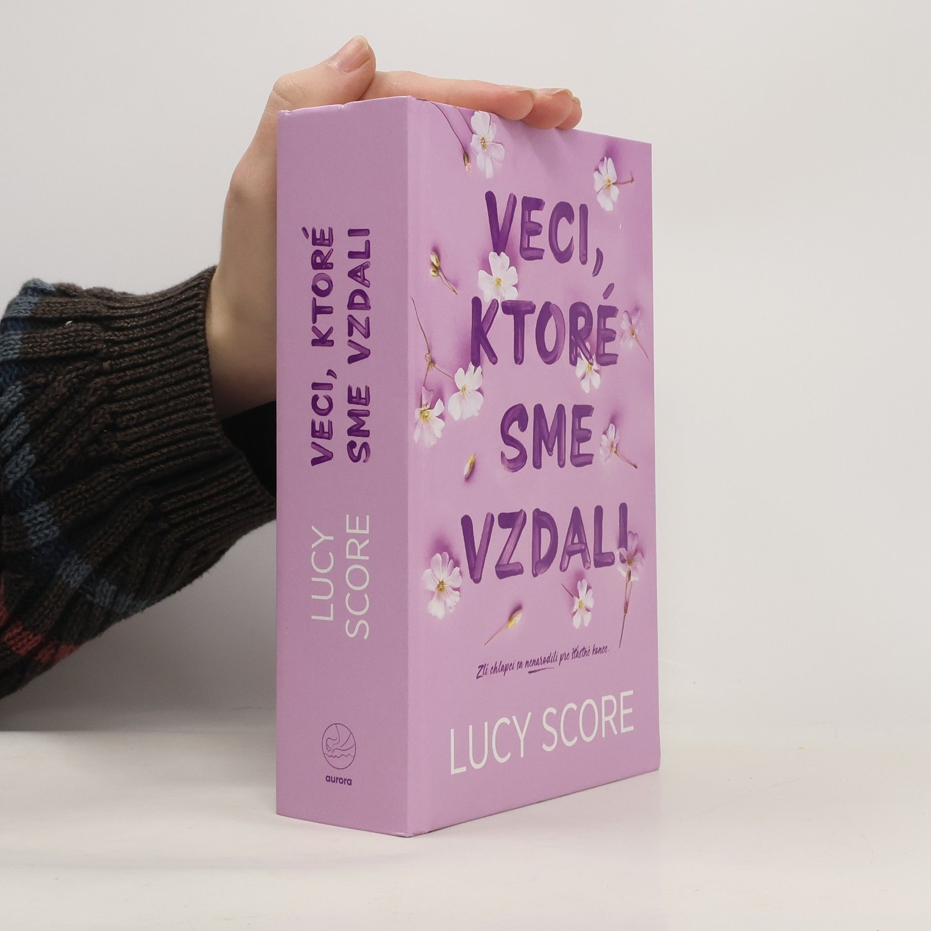 Lucy Score Knockemount 3. Veci, ktoré sme vzdali