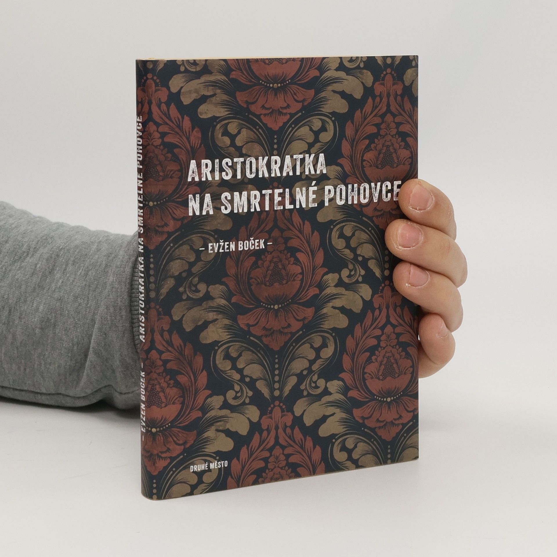 Aristokratka na smrtelné pohovce