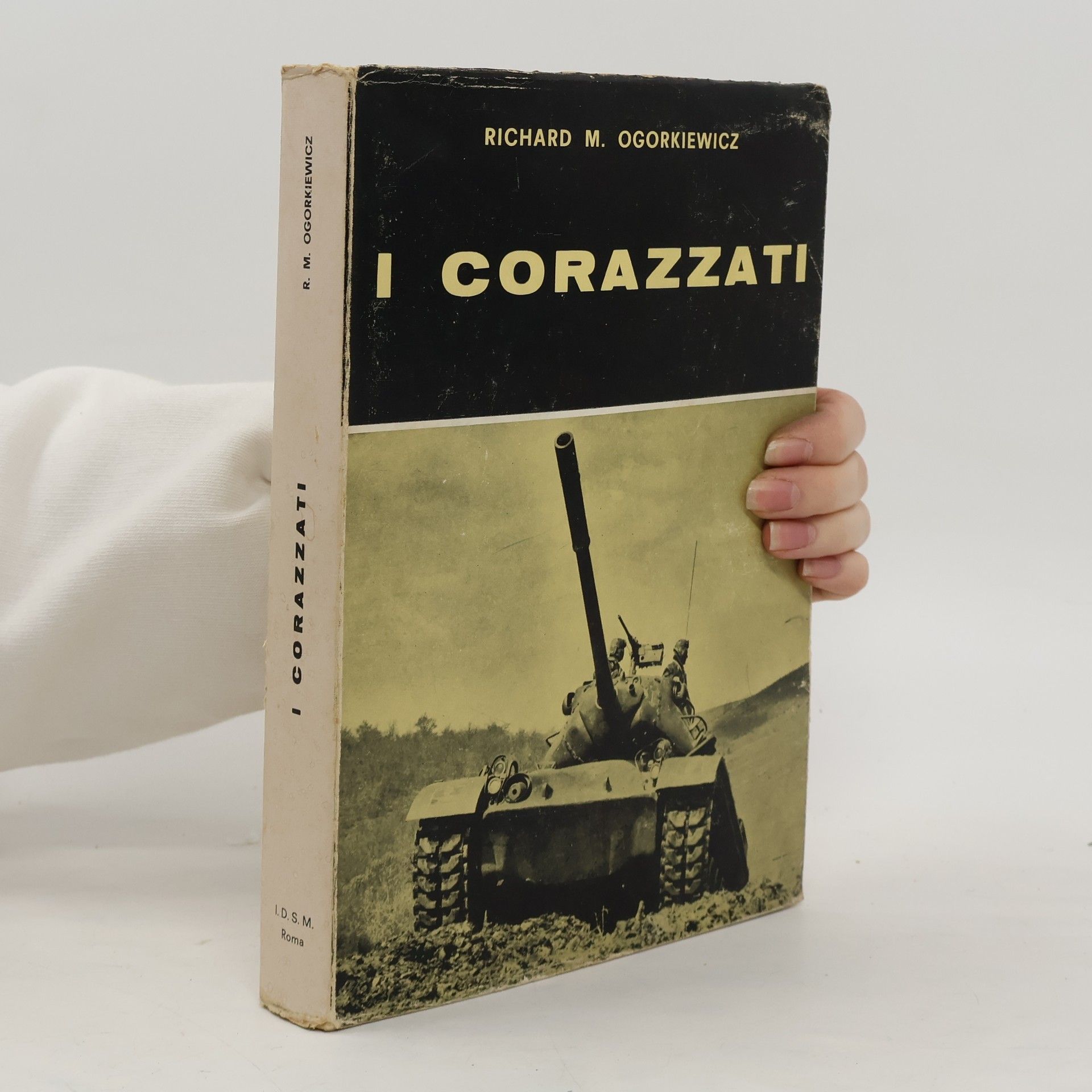Richard M. Ogorkiewicz I Corazzati
