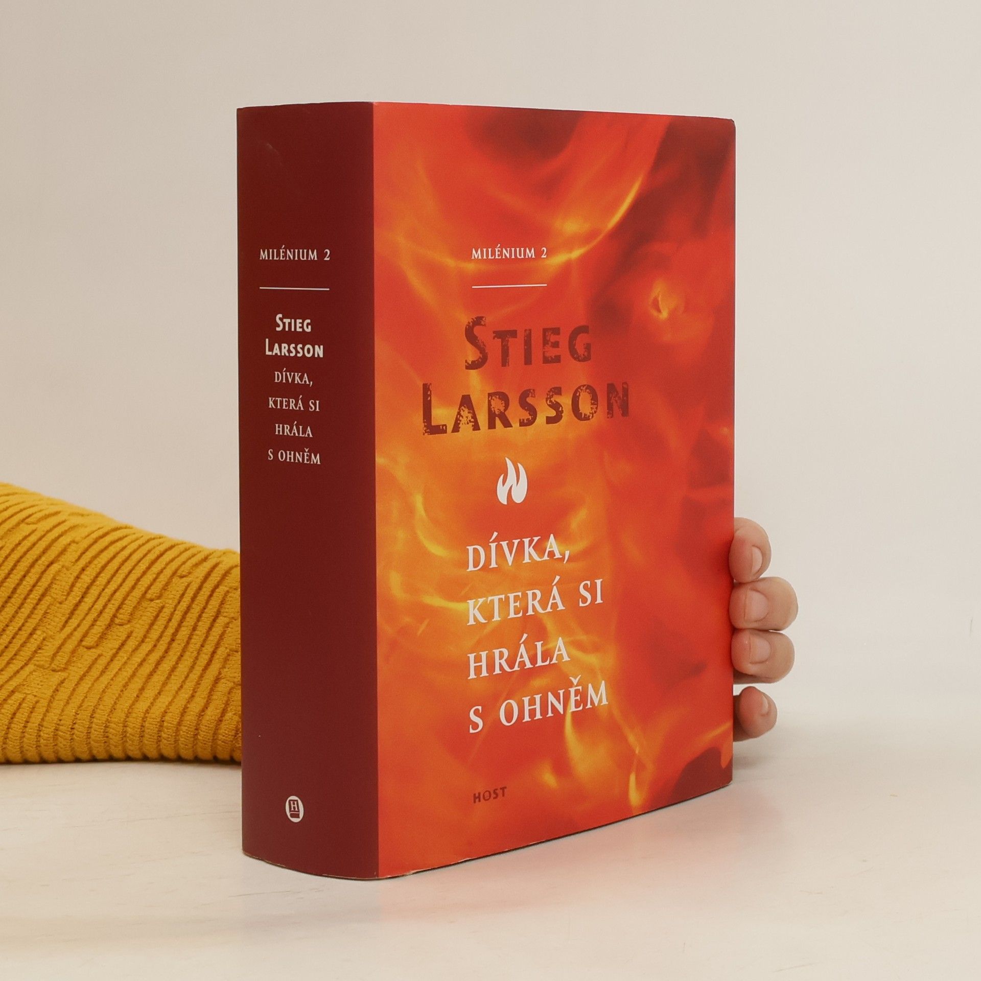 Stieg Larsson Dívka, která si hrála s ohněm