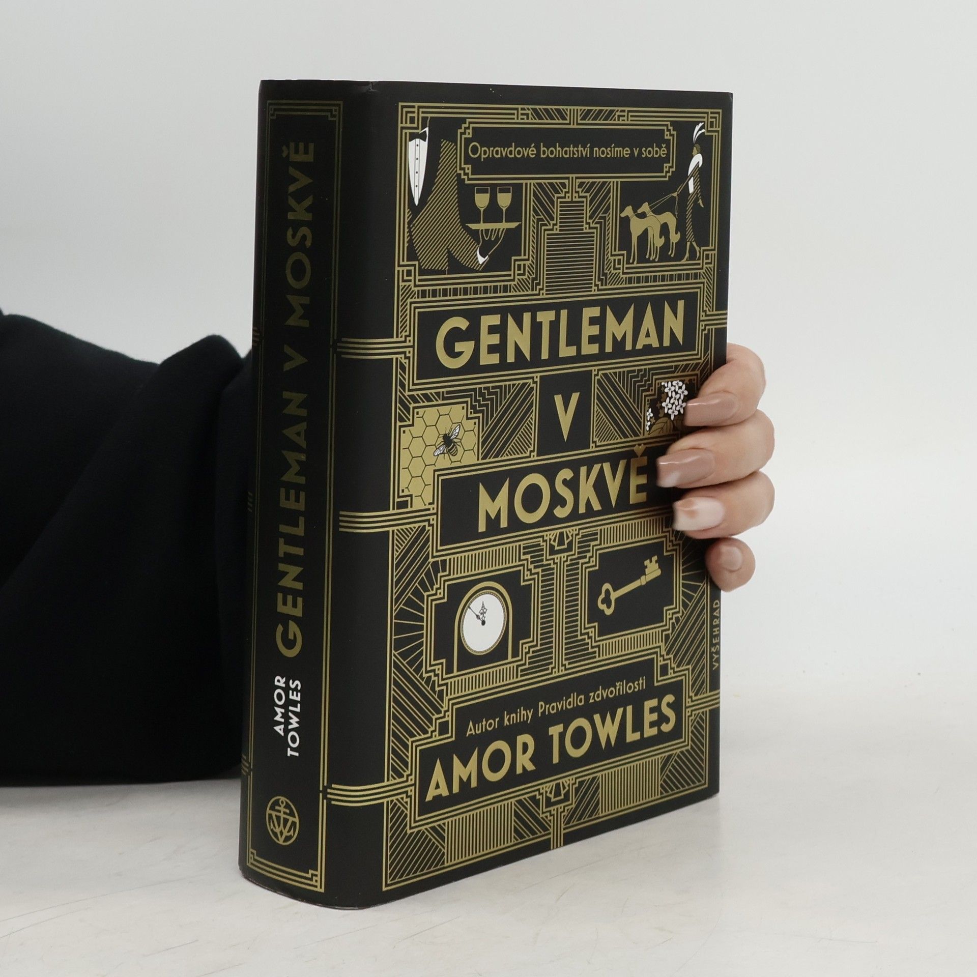 Amor Towles Gentleman v Moskvě