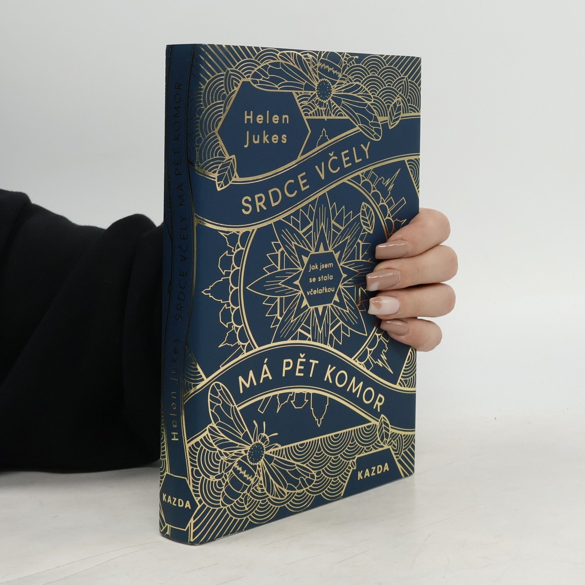 Helen Jukes Srdce včely má pět komor