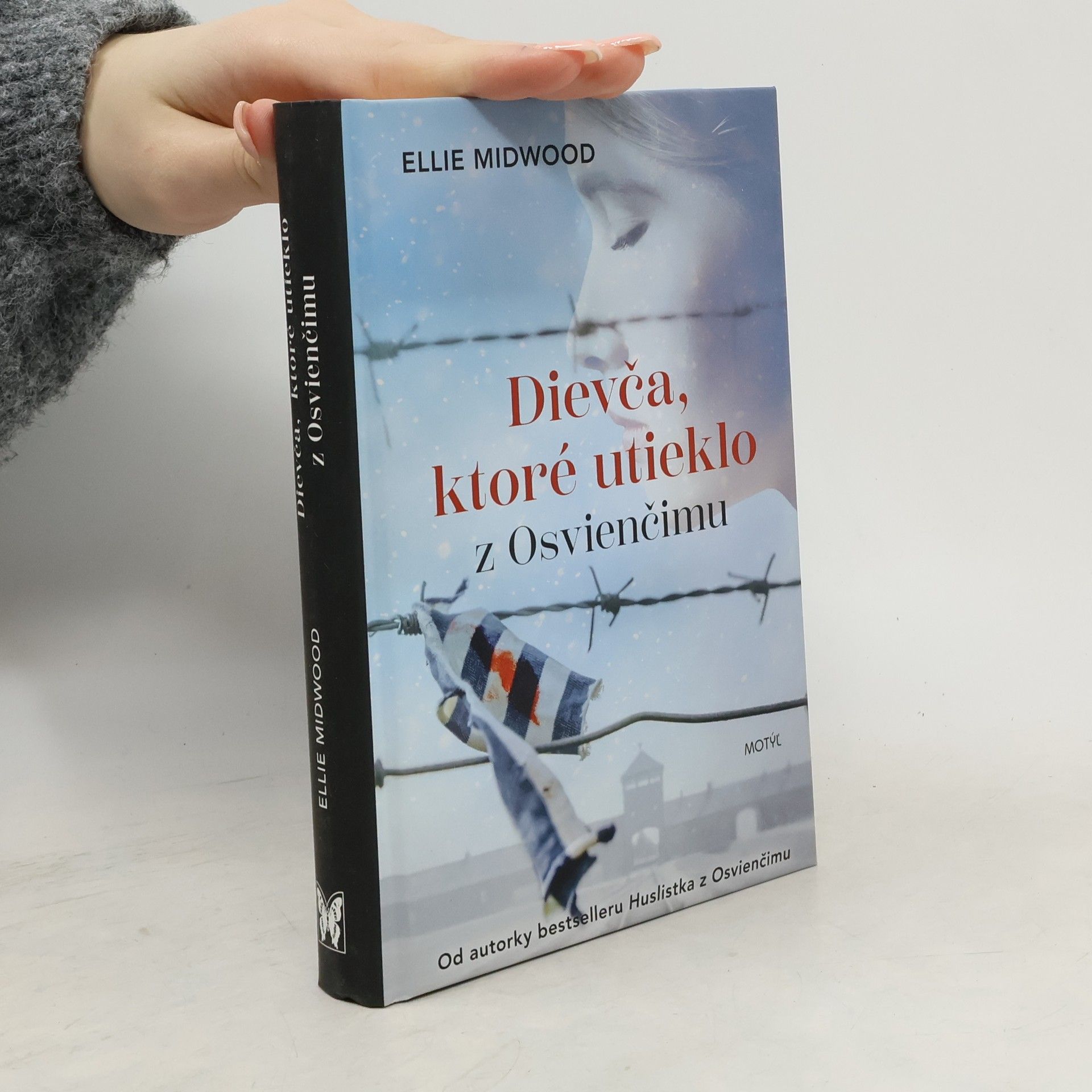 Ellie Midwood Dievča, ktoré utieklo z Osvienčimu