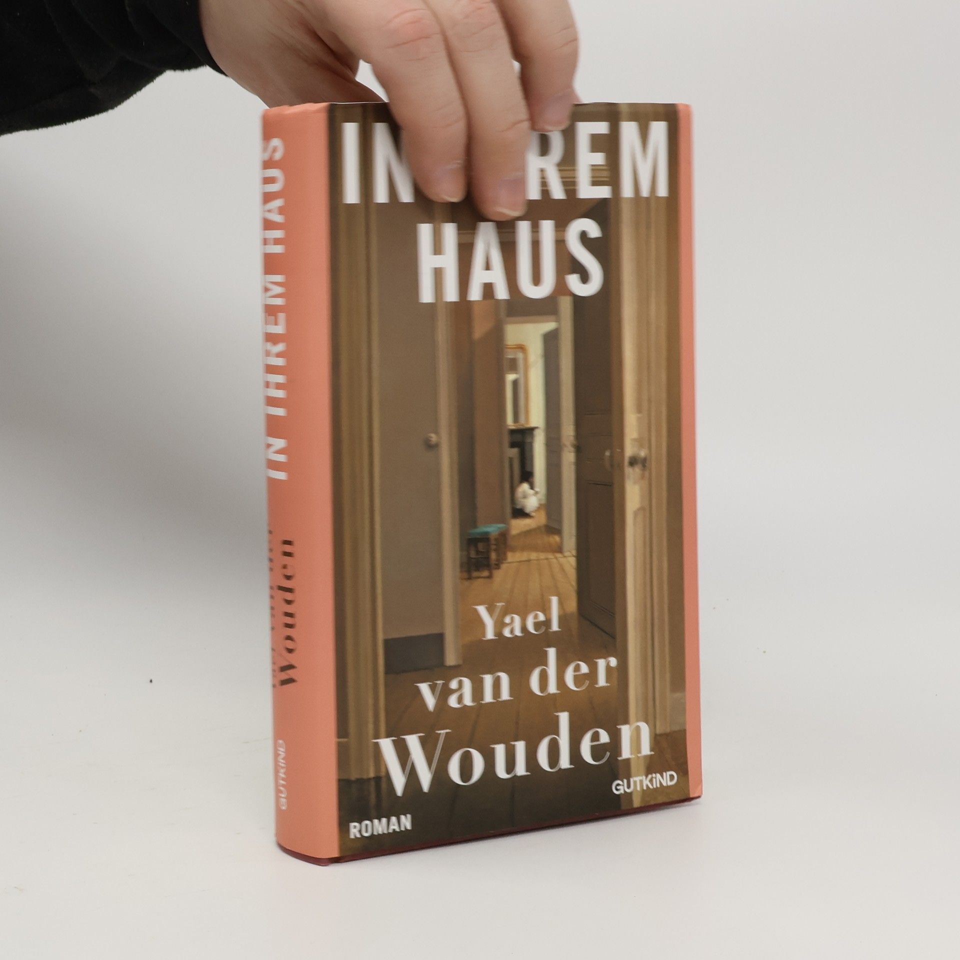 Yael van der Wouden In ihrem Haus