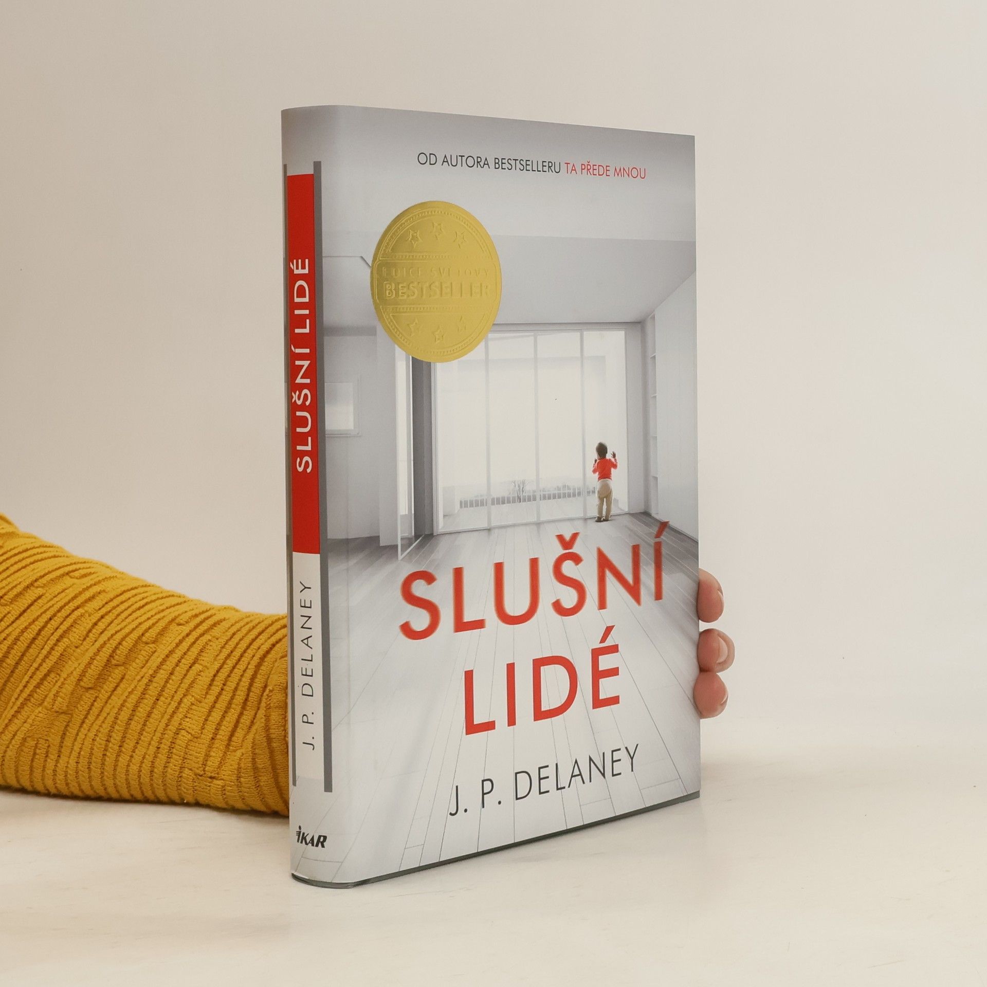 J. P. Delaney Slušní lidé