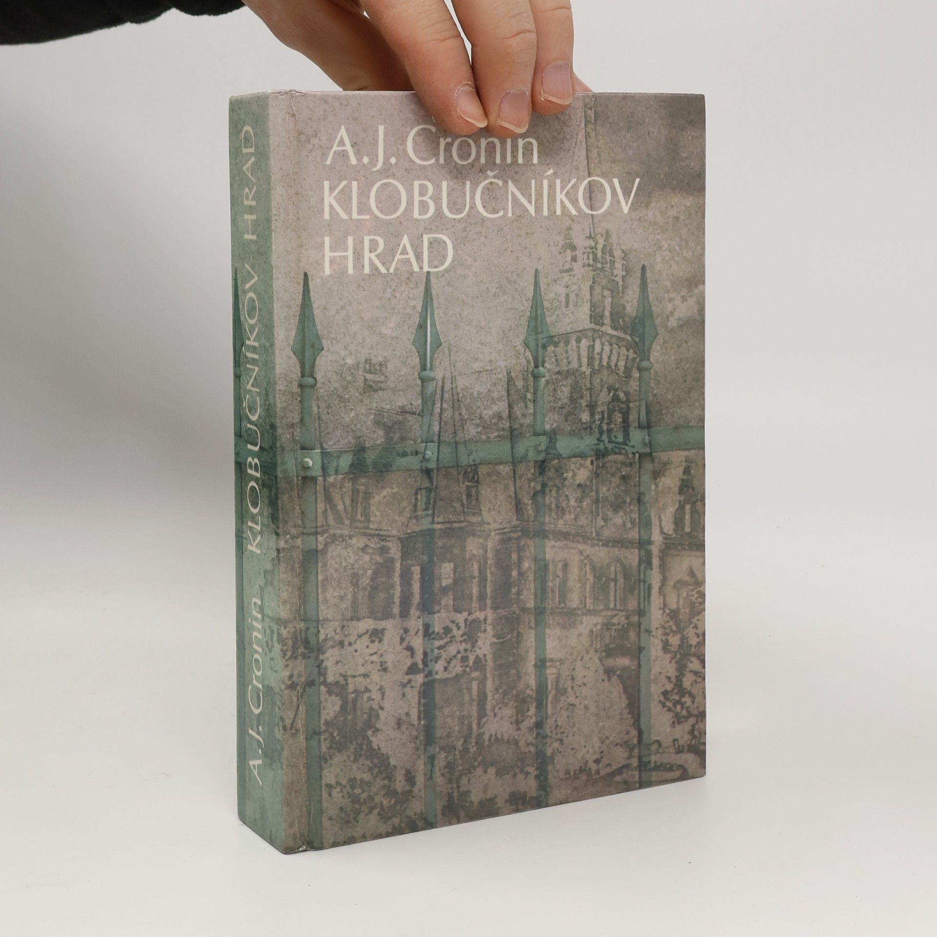A. J. Cronin Klobučníkov hrad