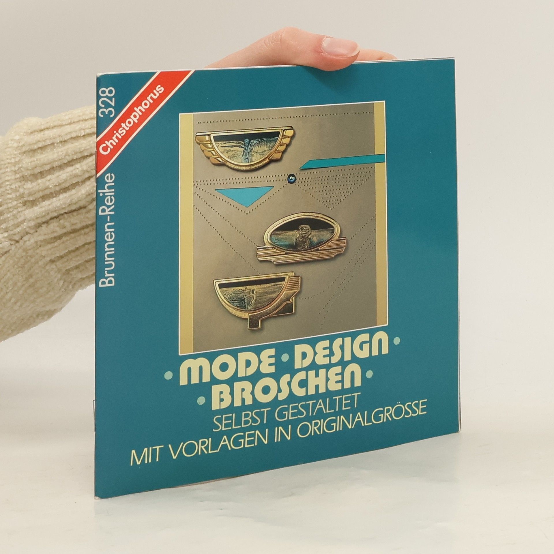 Rosemarie Kindervater Mode-Design-Broschen selbst gestaltet