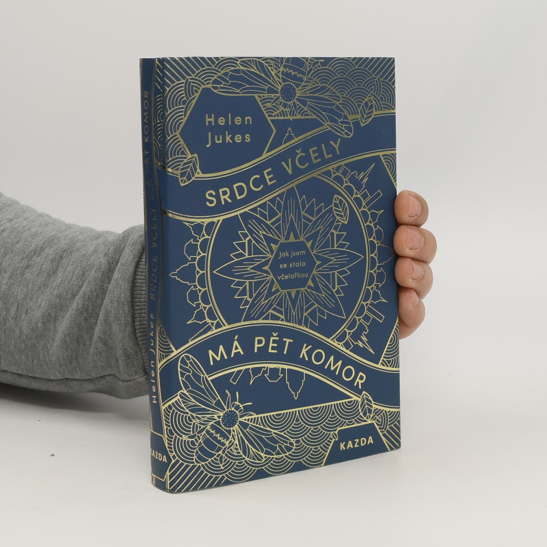 Helen Jukes Srdce včely má pět komor