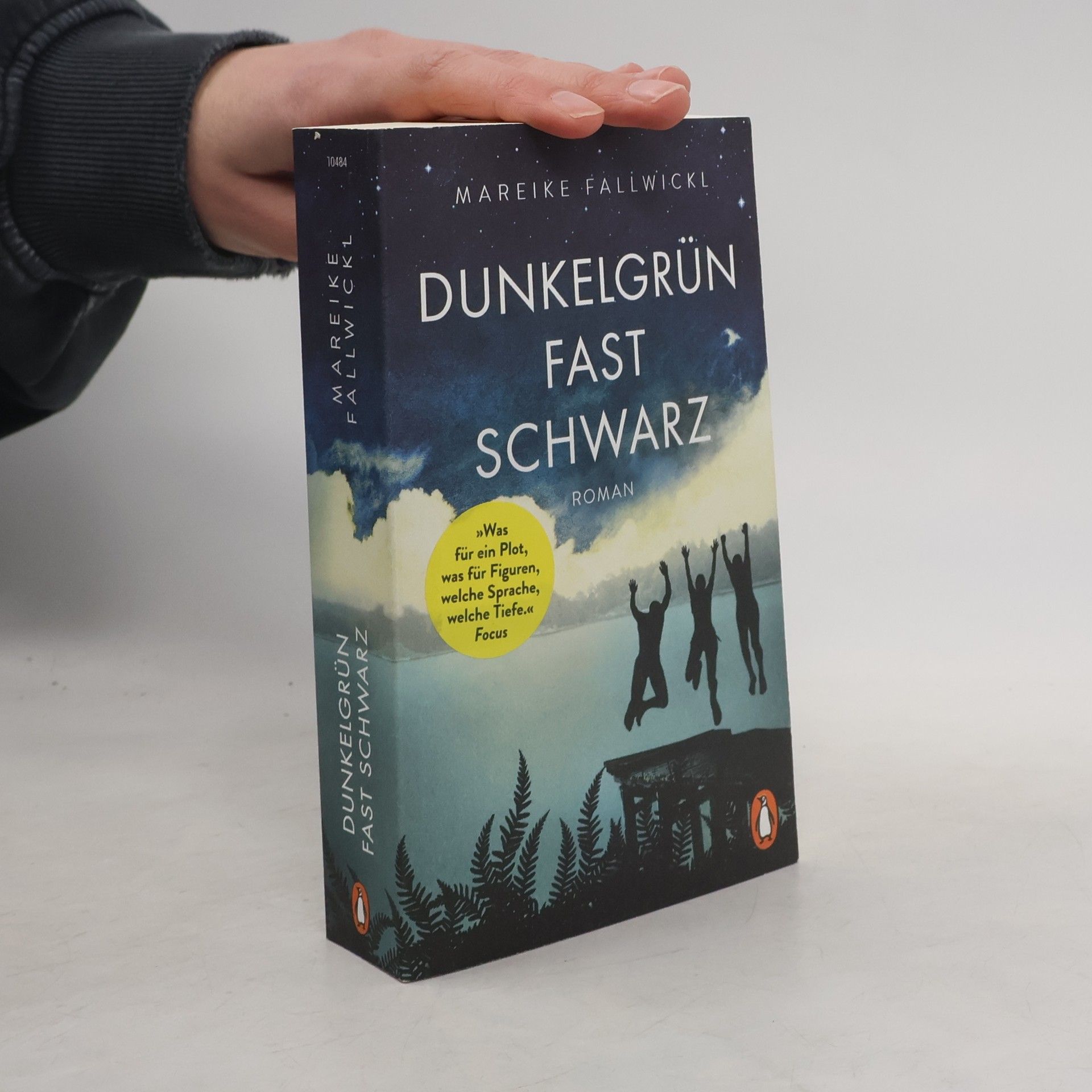 Mareike Fallwickl Dunkelgrün fast schwarz