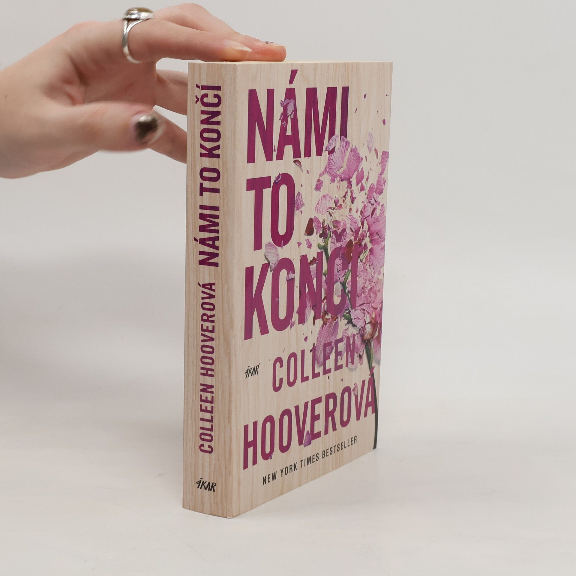 Colleen Hoover Námi to končí