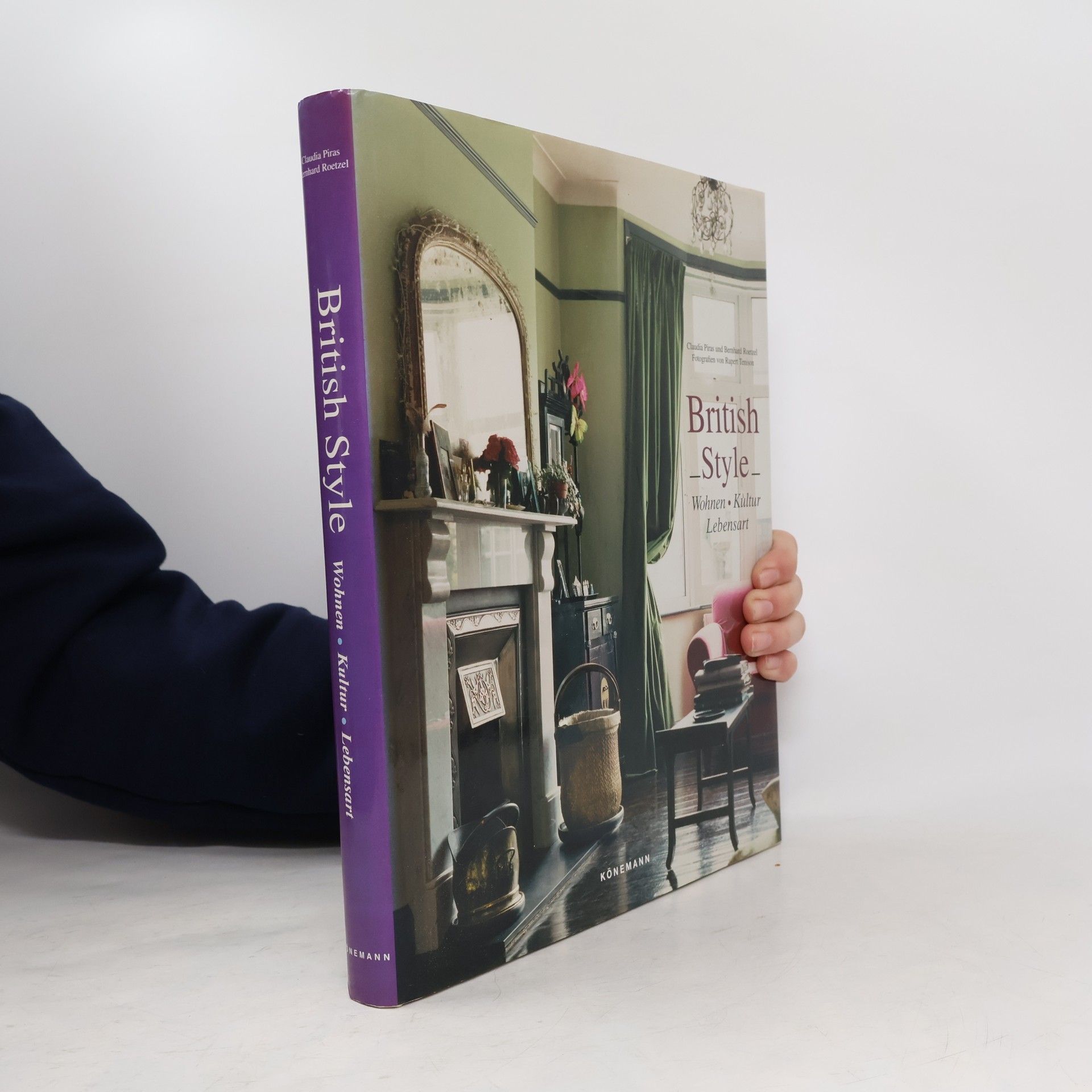 Claudia Piras British style