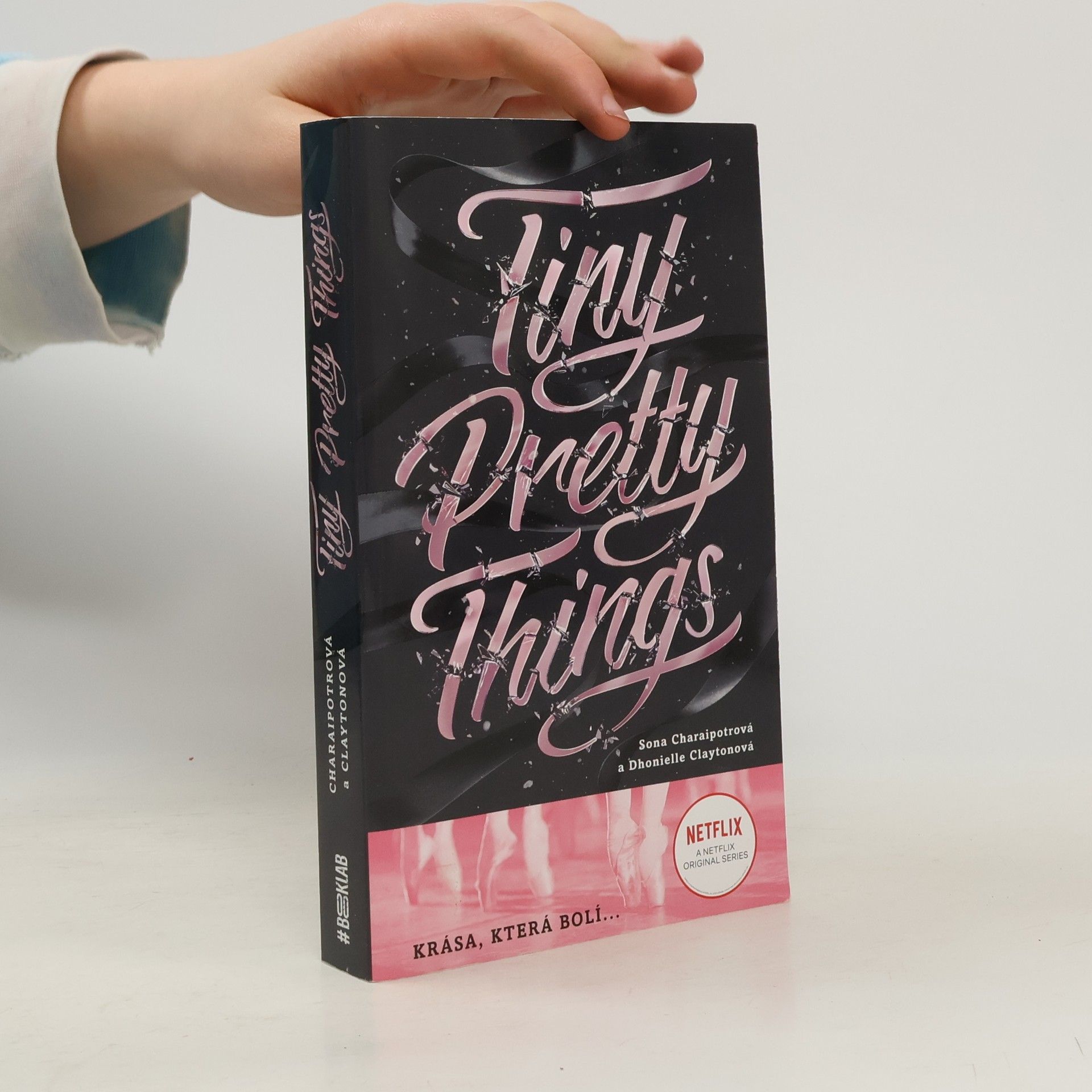 Sona Charaipotra Tiny pretty things