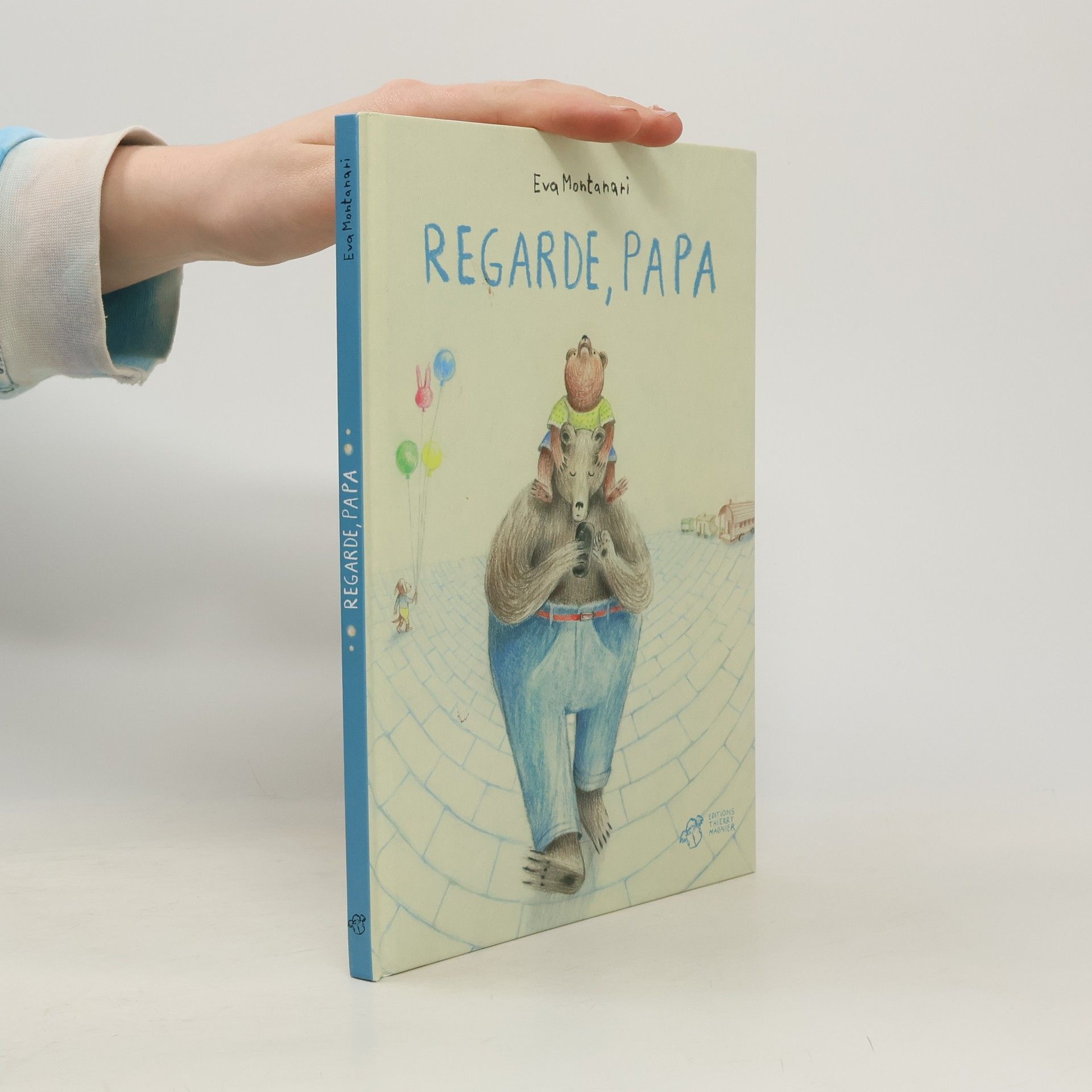 Eva Montanari Regarde, papa