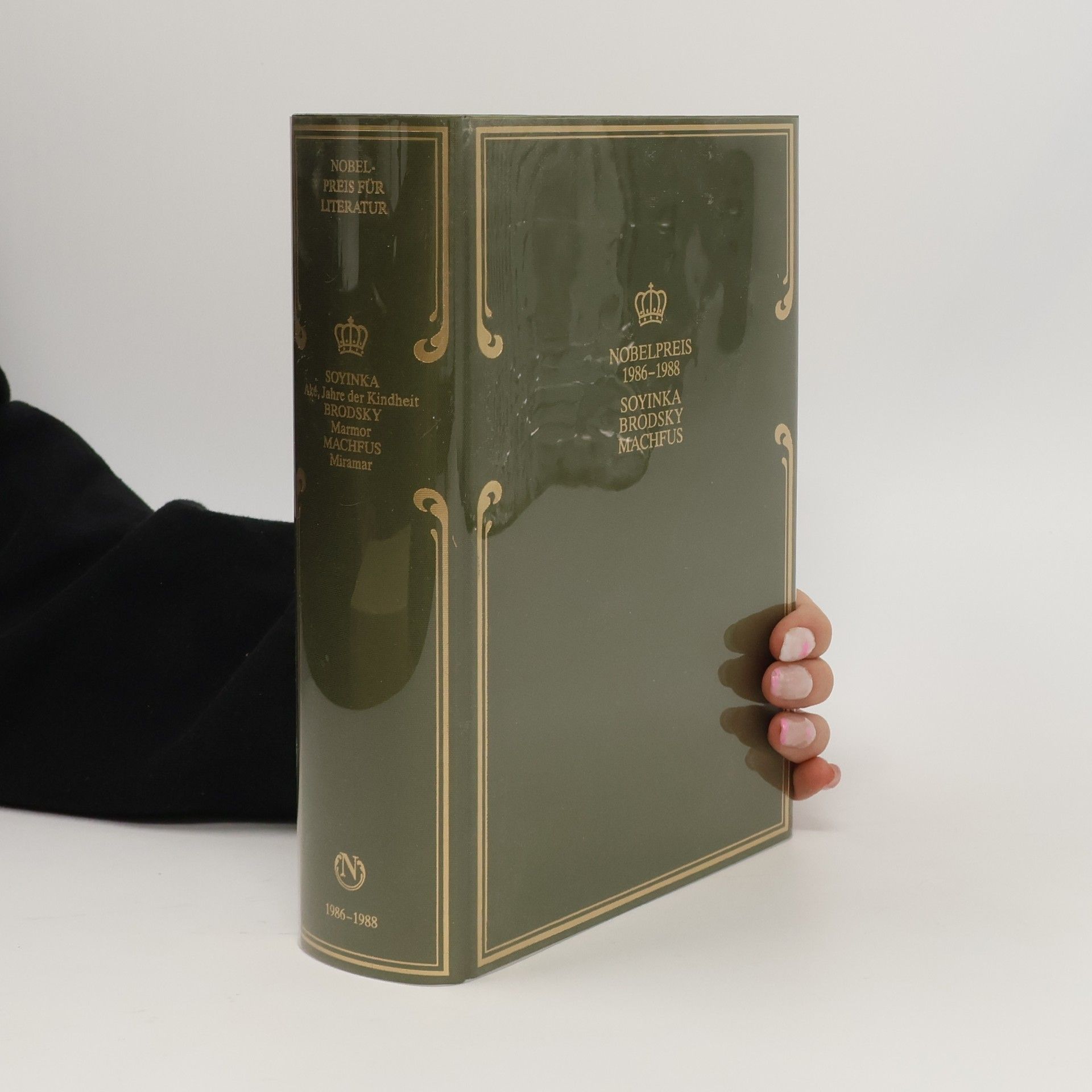 Wole Soyinka Nobelpreis für Literatur 1986-1988. Soyinka: Aké, Jahre fer Kindheit. Brodsky: Marmor. Machfus: Miramar