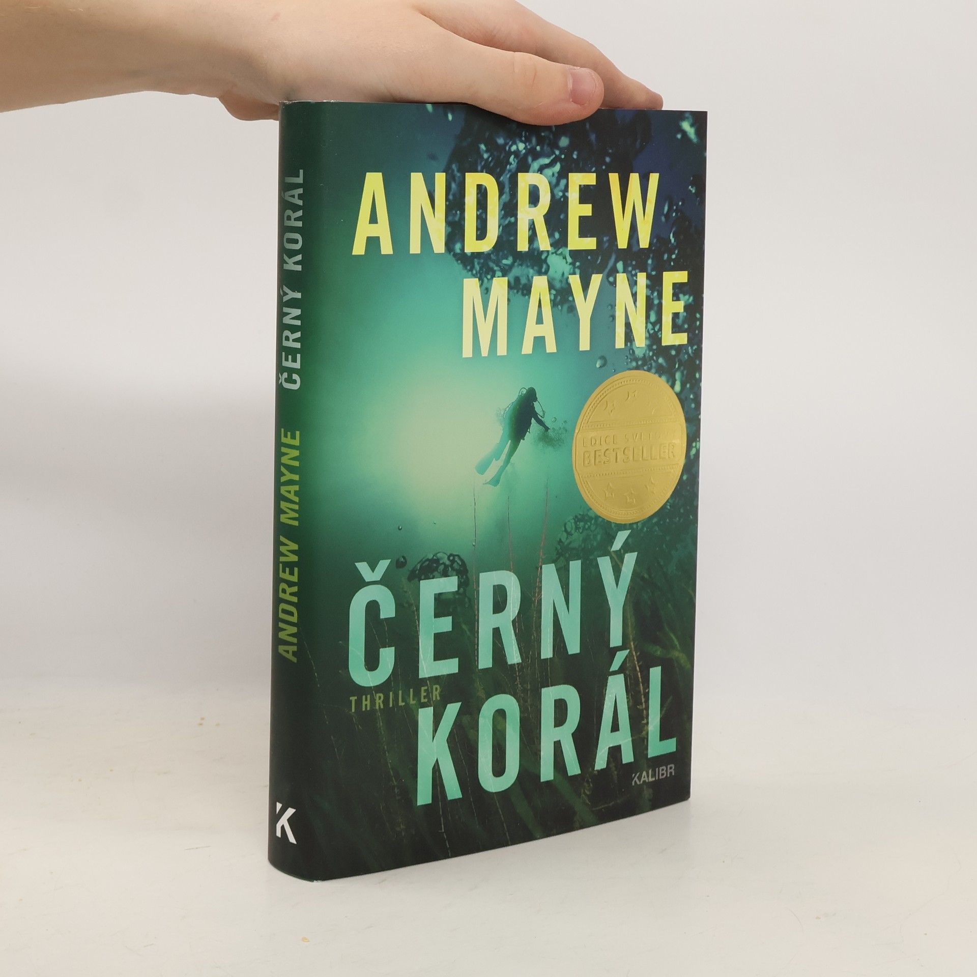 Andrew Mayne Černý korál