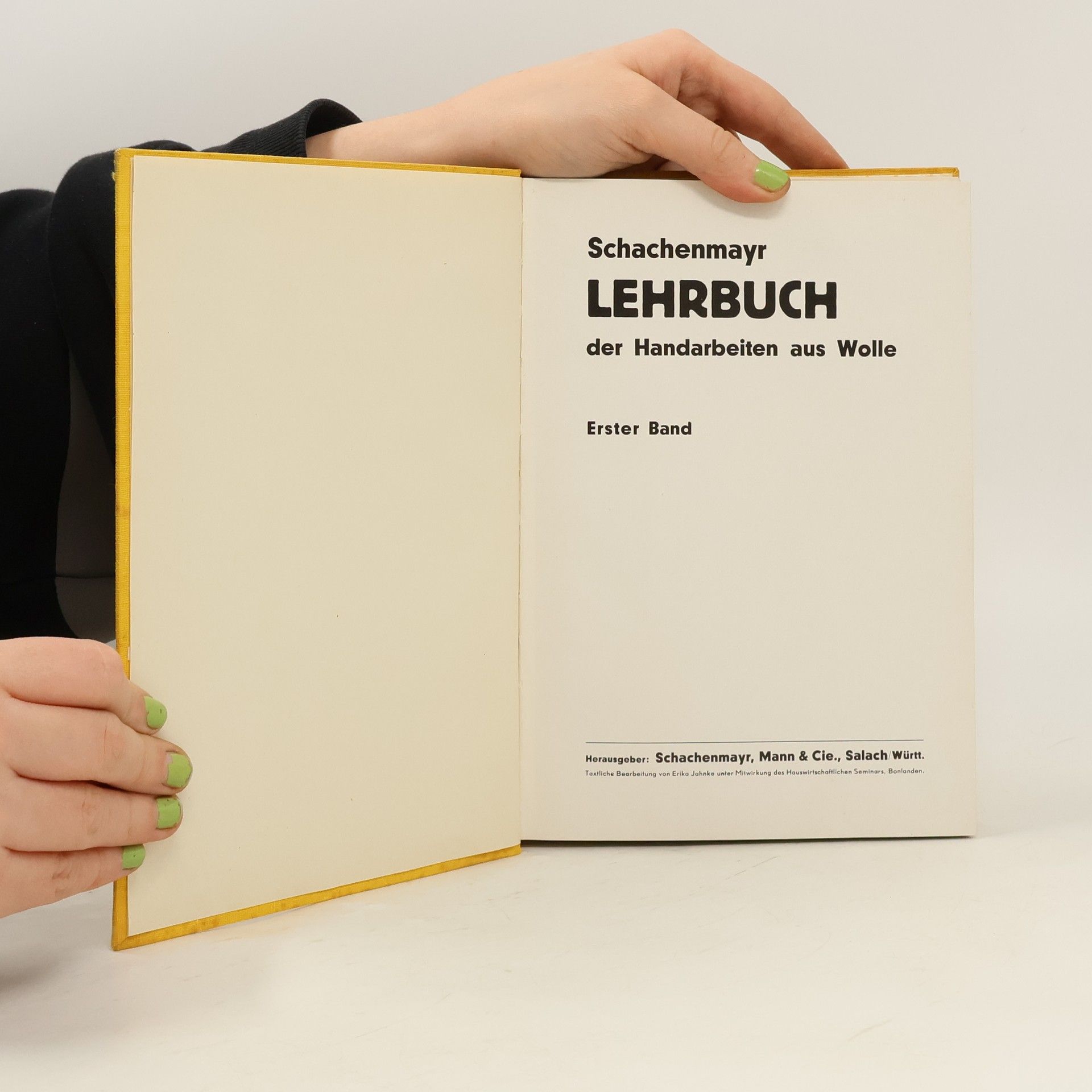 Various authors Lehrbuch der Handarbeiten aus Wolle