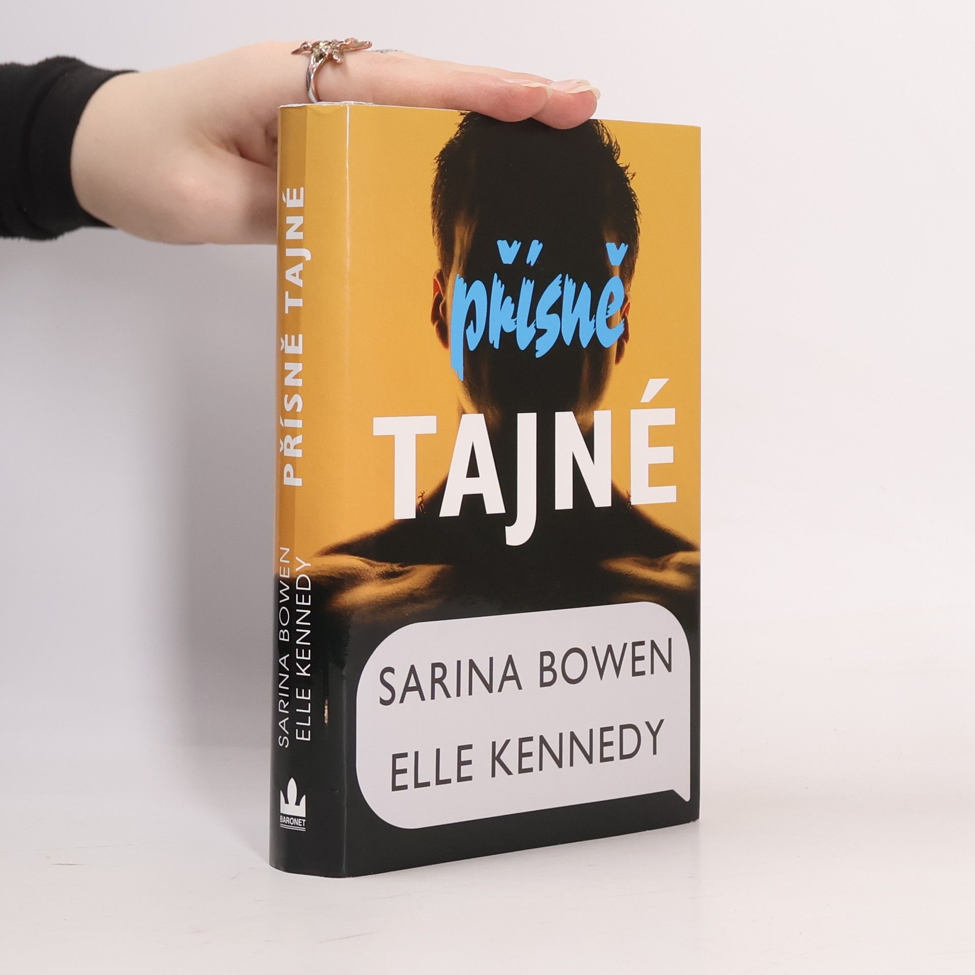 Elle Kennedy Přísně tajné