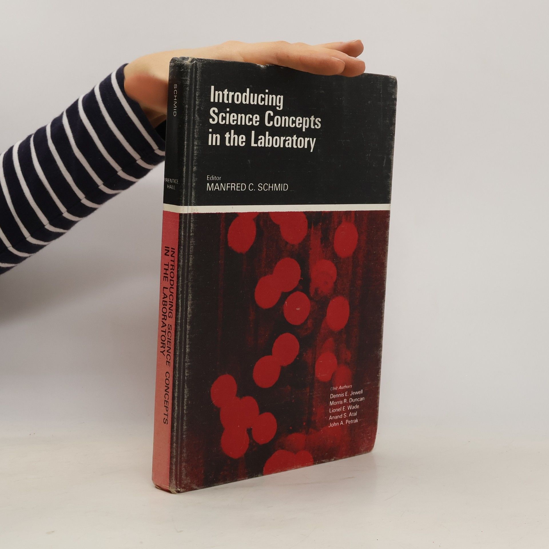 Introducing Science Concepts in the Laboratory