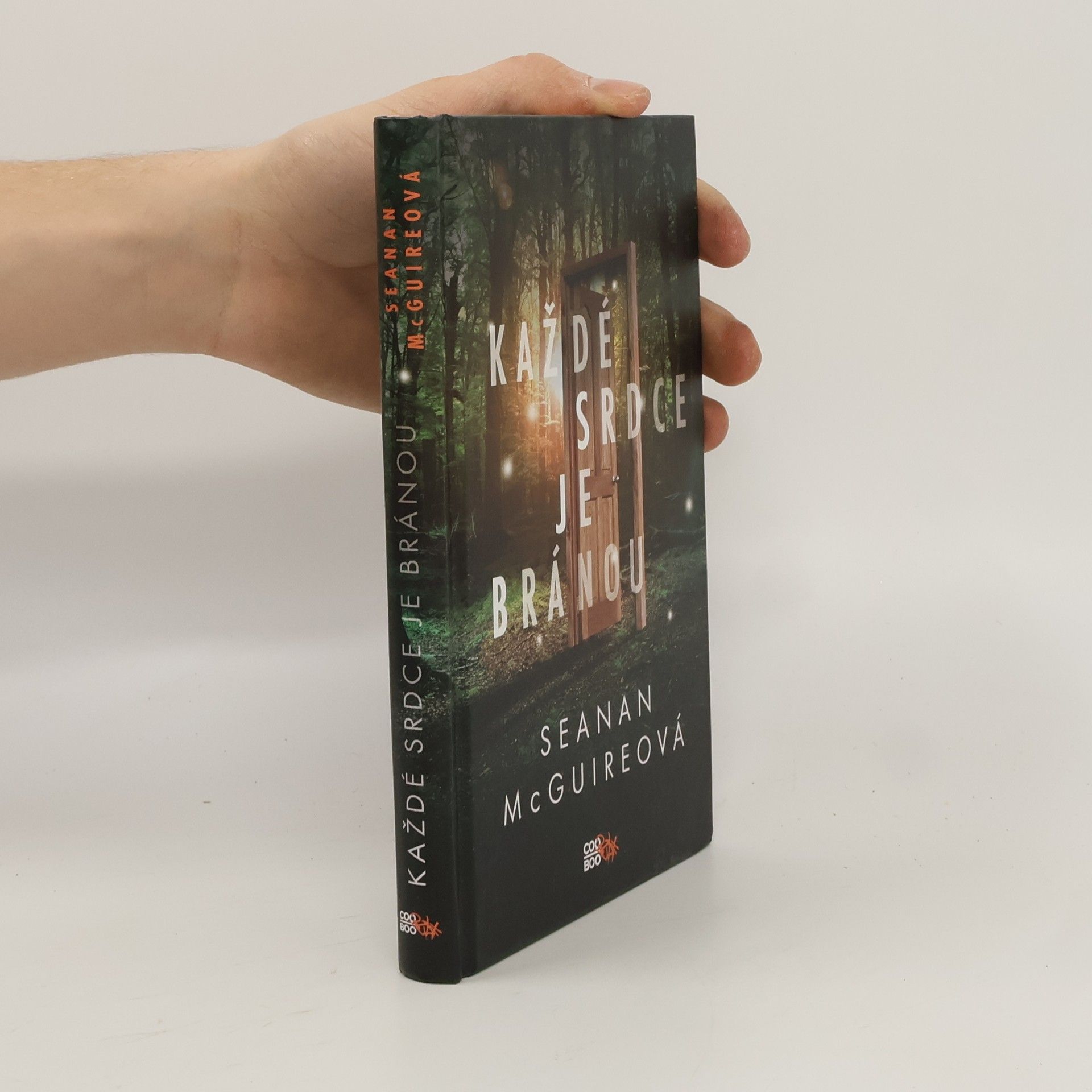 Seanan McGuire Každé srdce je bránou