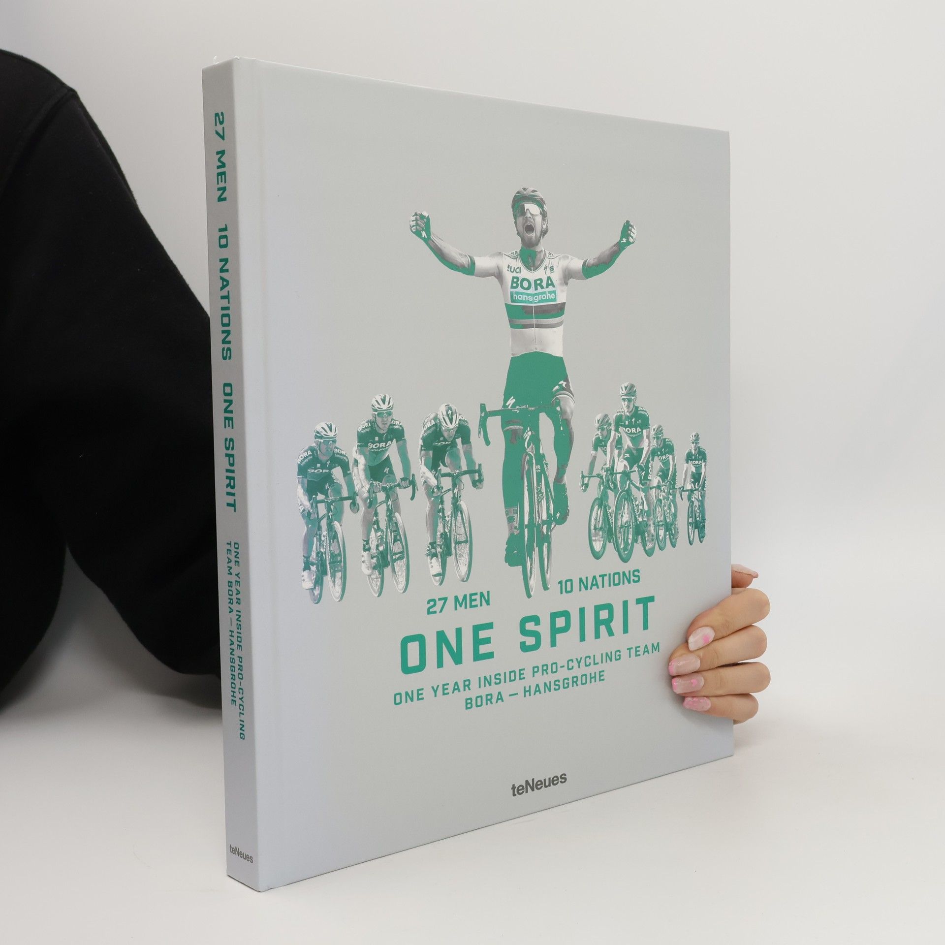 Kolektiv autorů 27 Men 10 Nations one Spirit