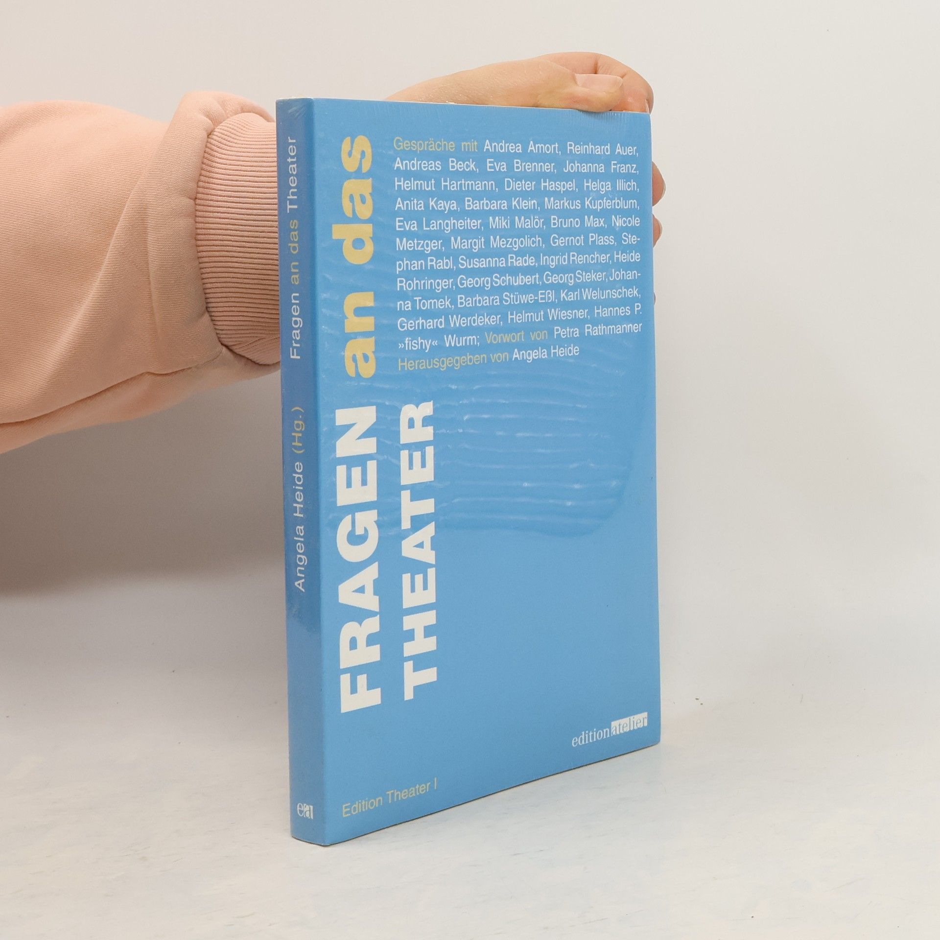 Angela Heide Fragen an das Theater
